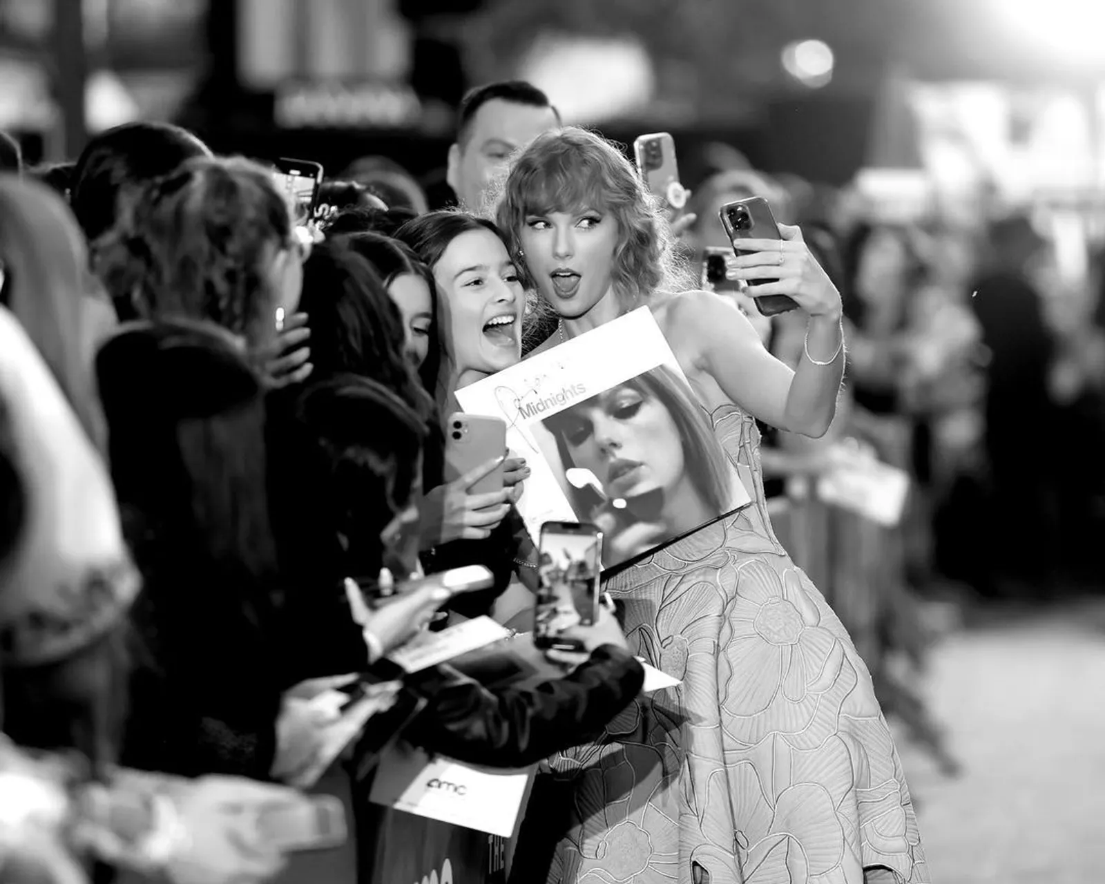 Gaya Stunning Taylor Swift di Premiere Film 'The Eras Tour'