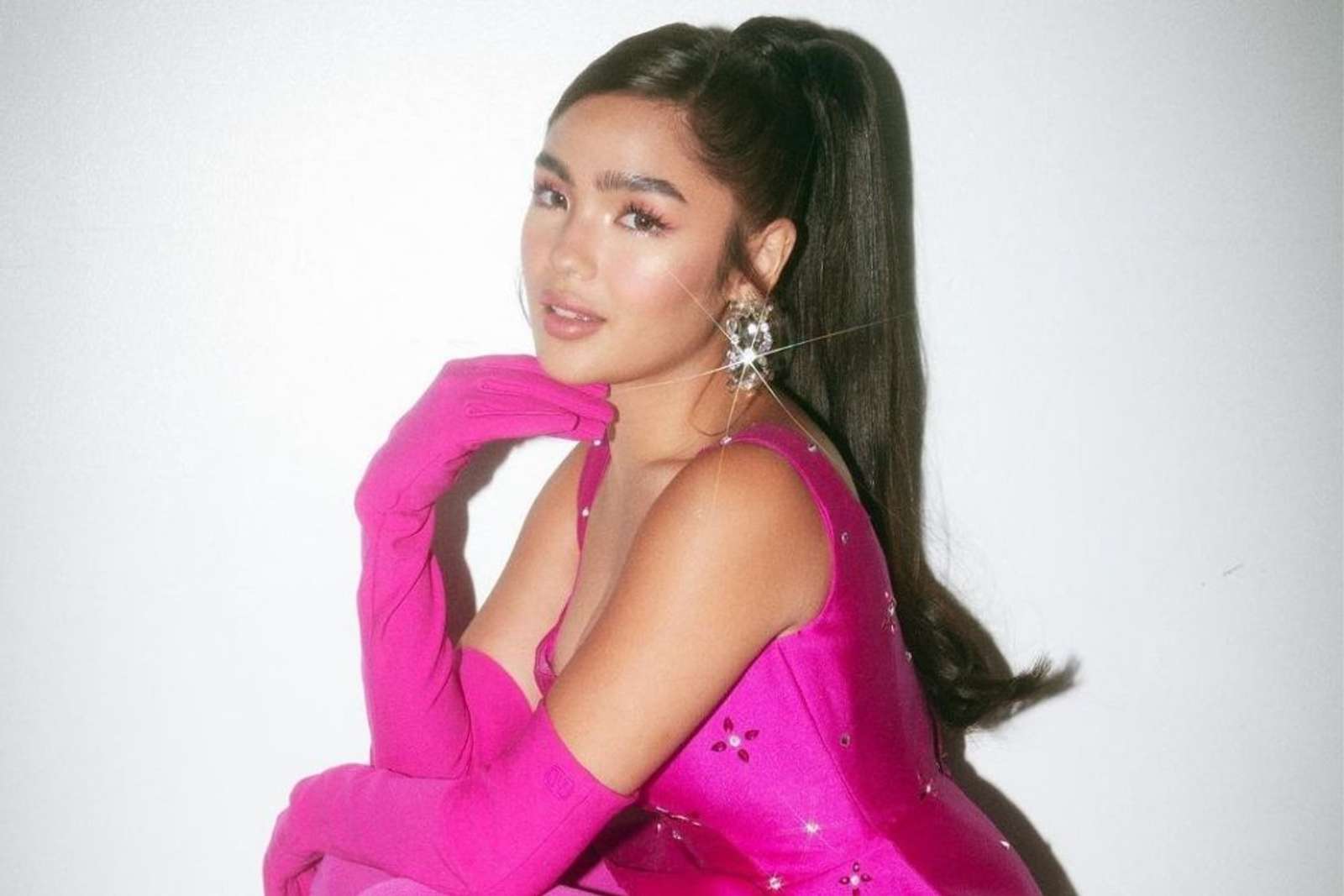 Glamornya Penampilan Andrea Brillantes, Artis Muda Filipina yang Seksi