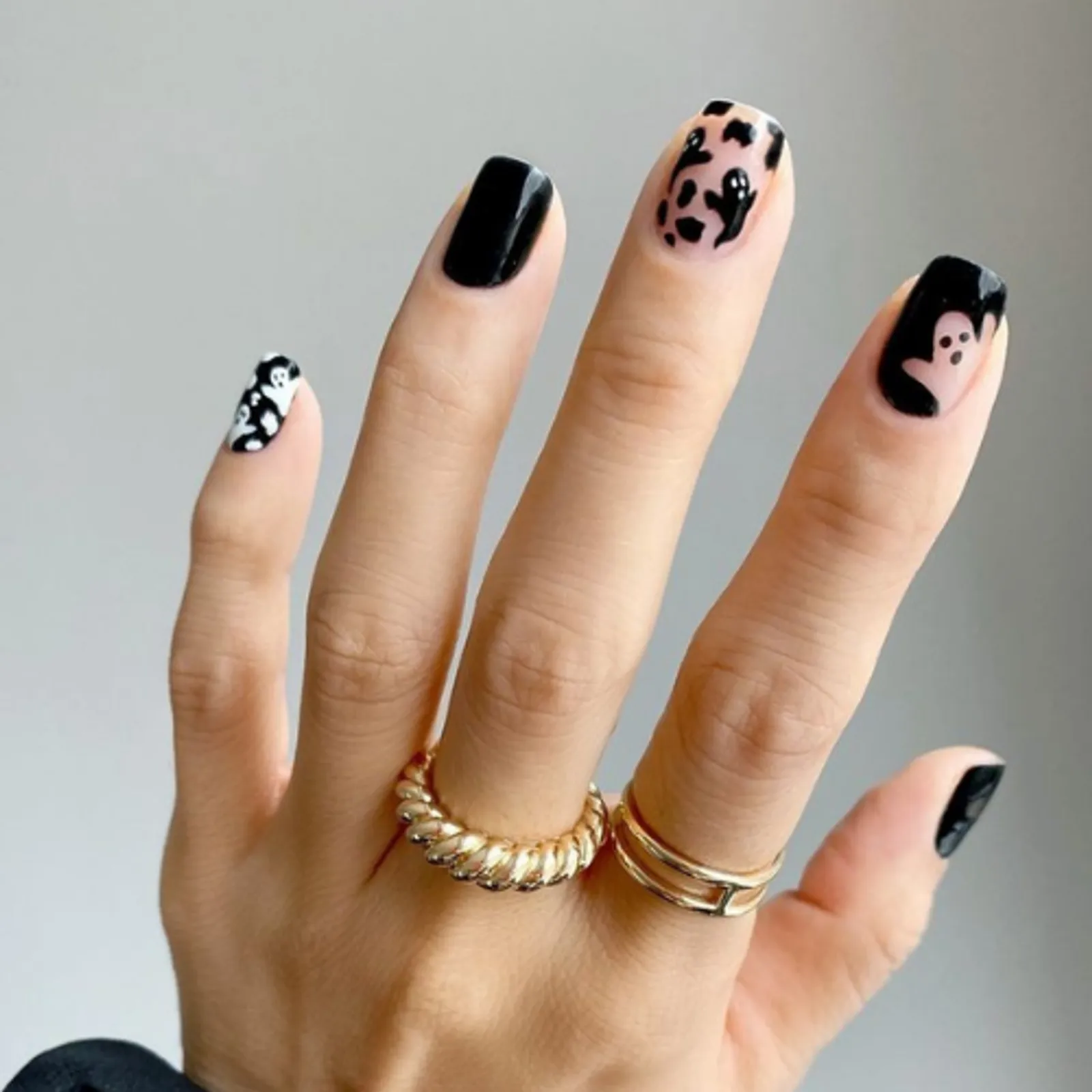 Ghost Nail Art untuk Sambut Halloween 