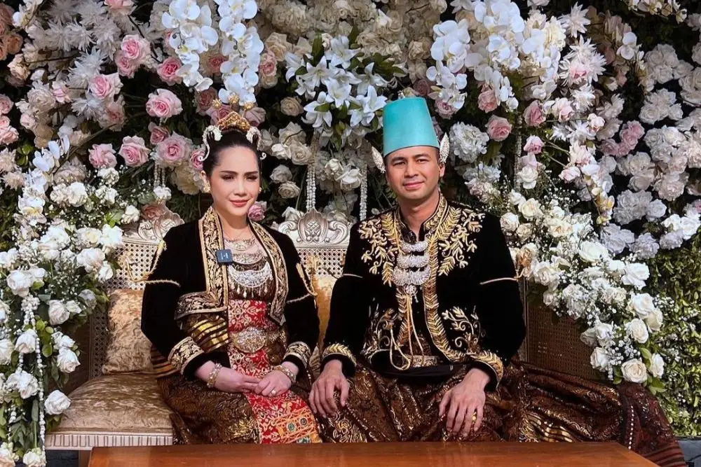 Rayakan Anniversary, 8 Pasangan Artis Ini Pilih Jadi Pengantin Lagi