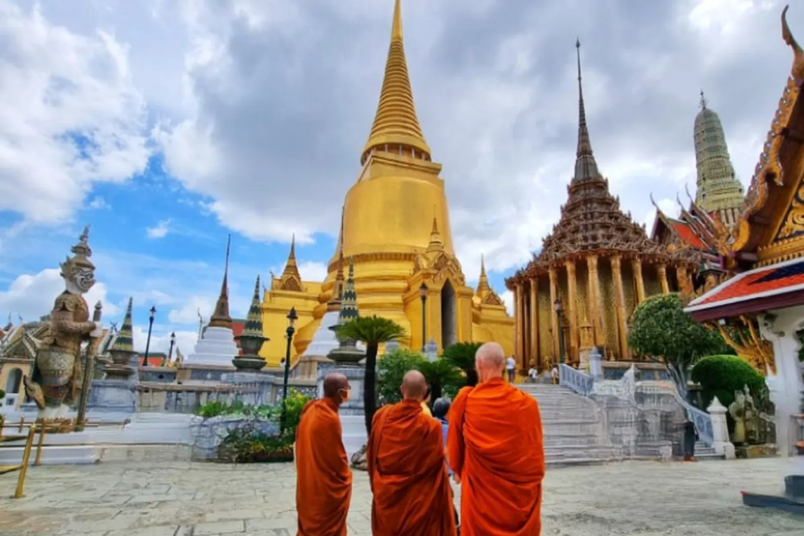 Menikmati Liburan Singkat di Wat Pho Bangkok