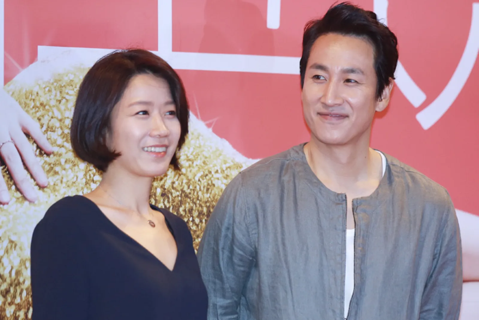 Profil Jeon Hye Jin, Istri Lee Sun Kyun yang Juga Seorang Artis