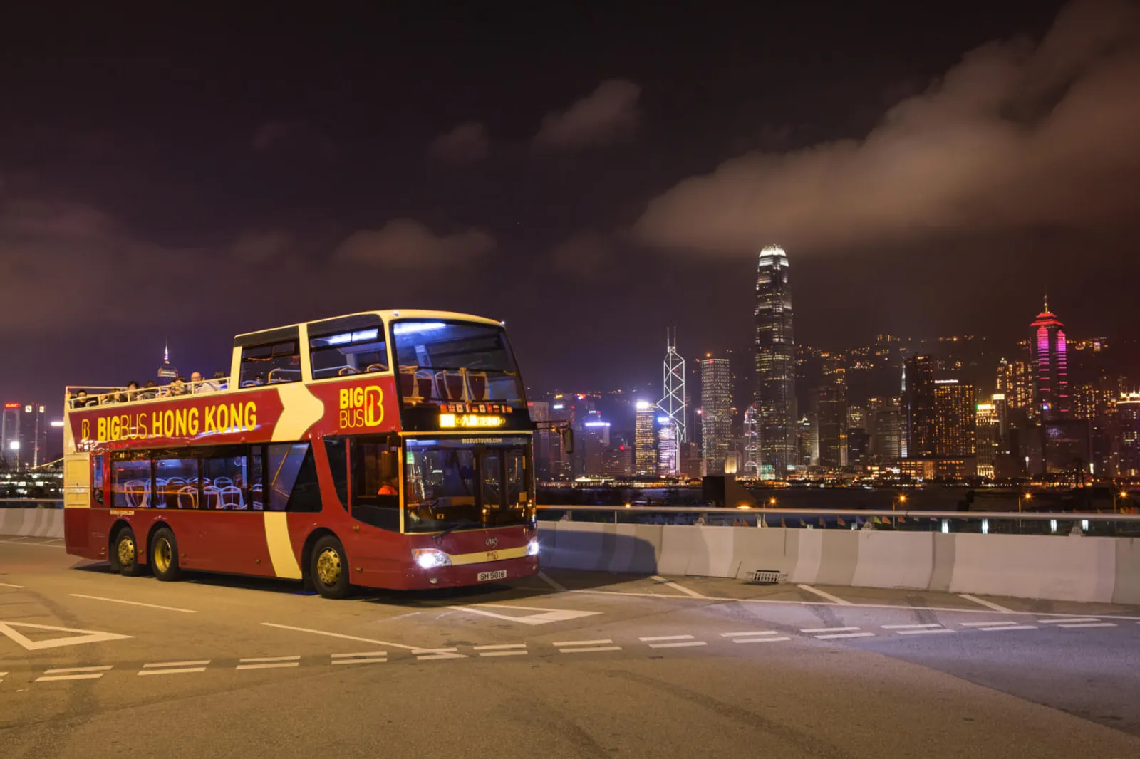 Sambut Tahun Baru 2024, Ini 7 Wisata Malam Seru di Hong Kong!