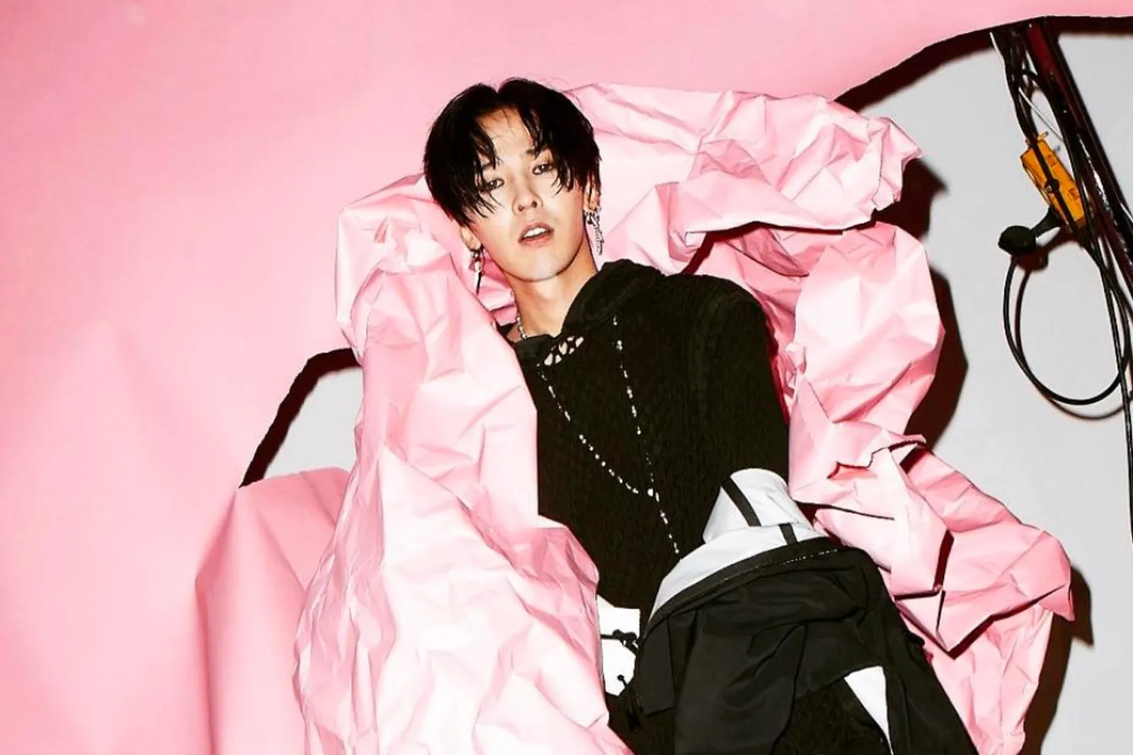 Penuh Pesona, Ini 8 Artis Korea yang Pernah Dekat dengan G-Dragon
