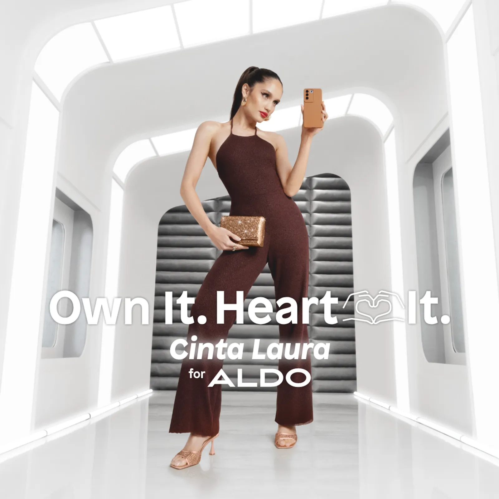 Cinta Laura Kiehl Bintangi Campaign Terbaru ALDO 'OWN IT. HEART IT'