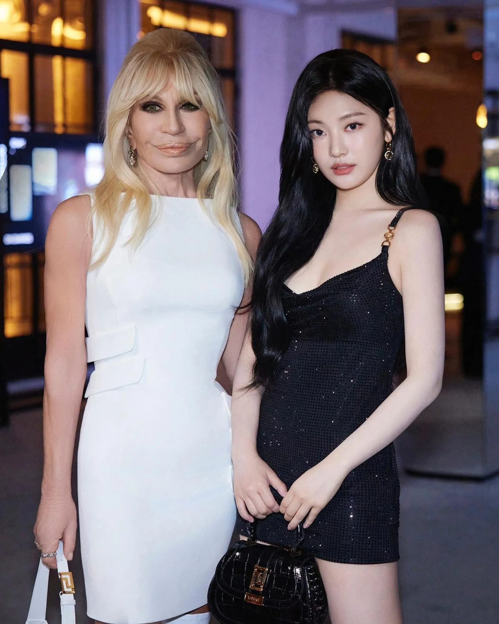 Penampilan Ningning 'aespa' Hadiri Event Versace Icons Dinner