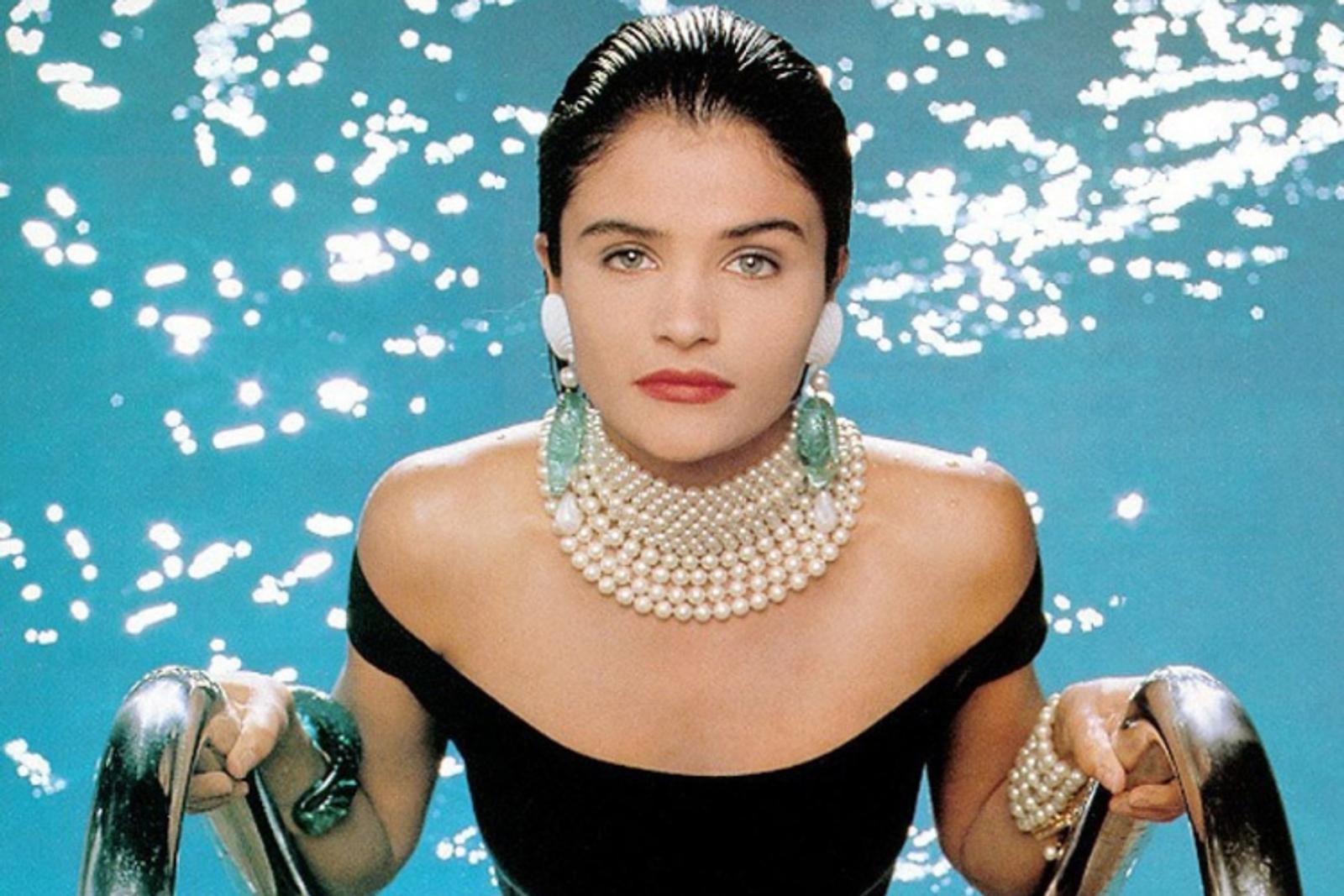 7 Fashion Campaign Brand Terkenal Era 90-an yang Jarang Disorot