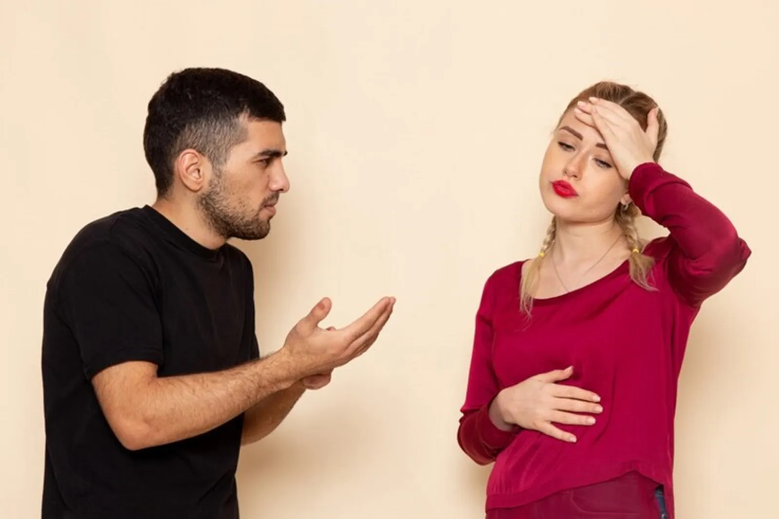Hati-Hati! 10 Tanda Pasangan Mencoba Menghancurkan Harga Dirimu