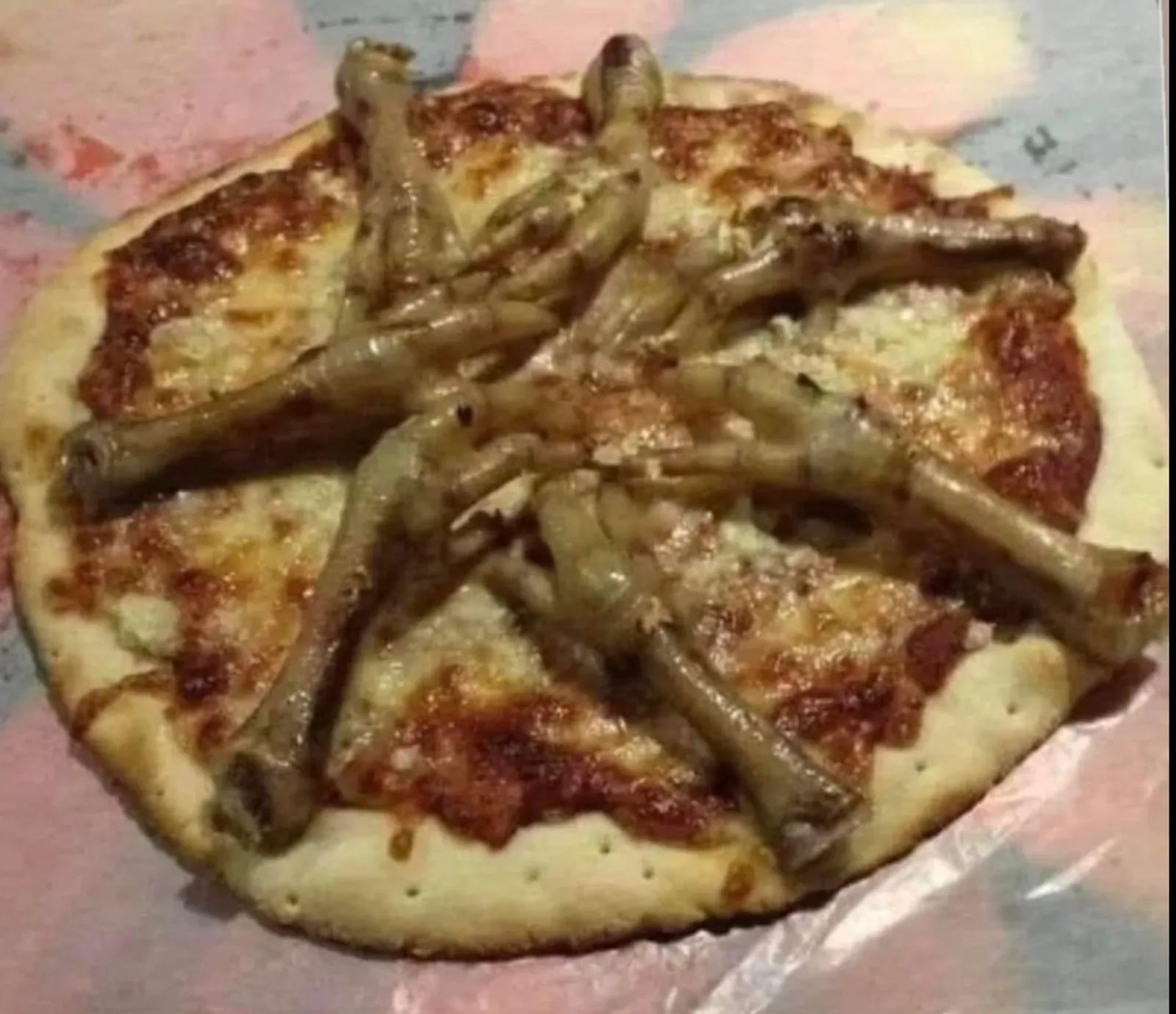 12+ Potret Pizza dengan Topping Paling Aneh, Bikin Ragu untuk Makan