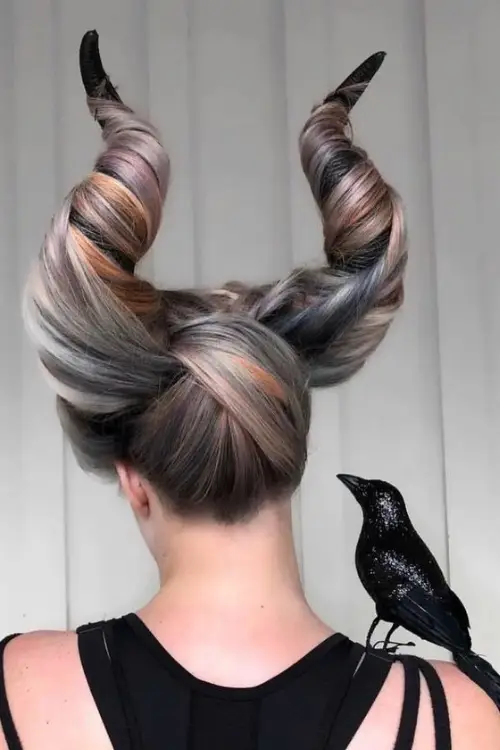 Halloween Hairstyle yang Bikin Look jadi Spooky nan Unik