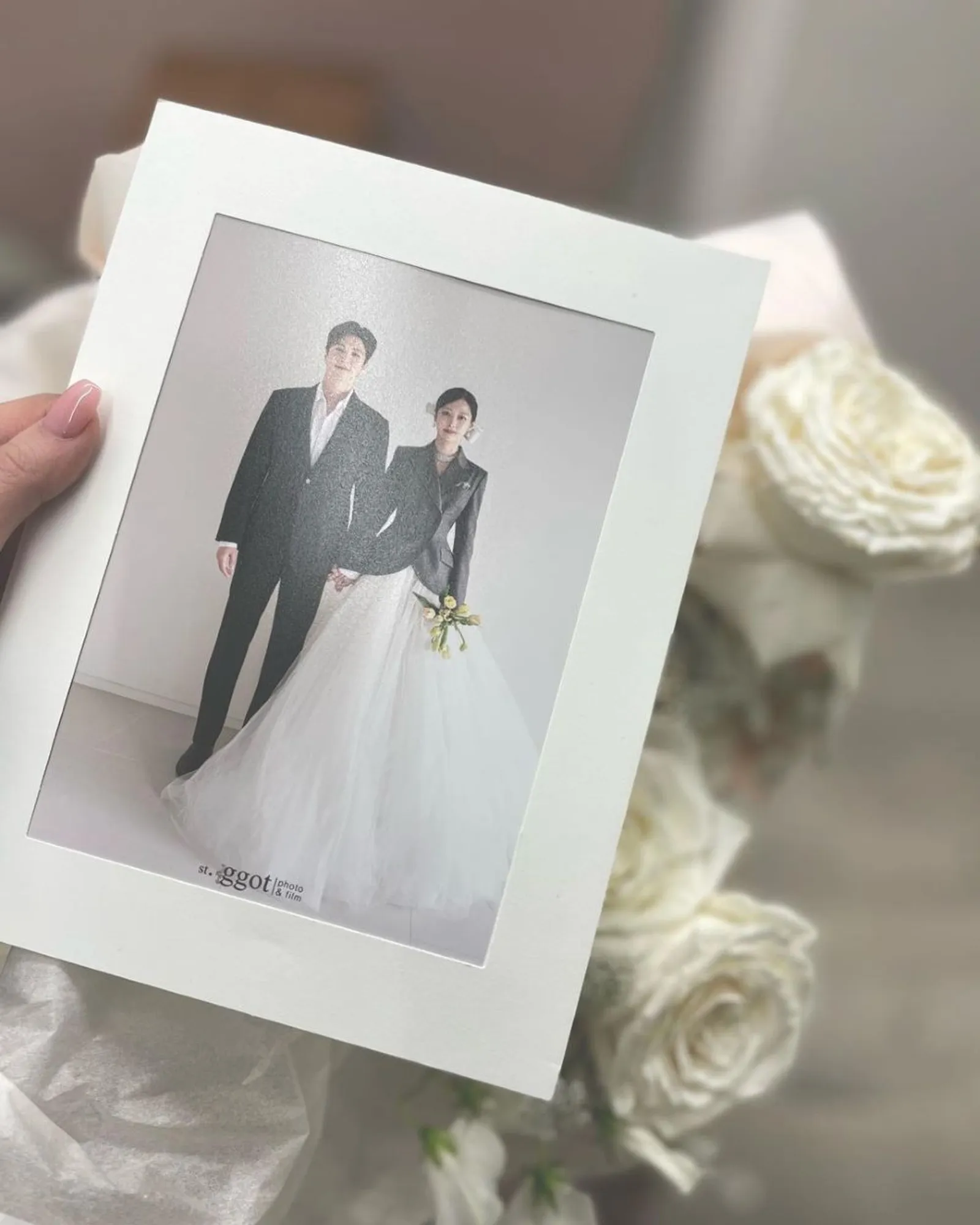 10 Potret Pre-Wedding Thunder eks 'MBLAQ' dan Mimi eks 'Gugudan'