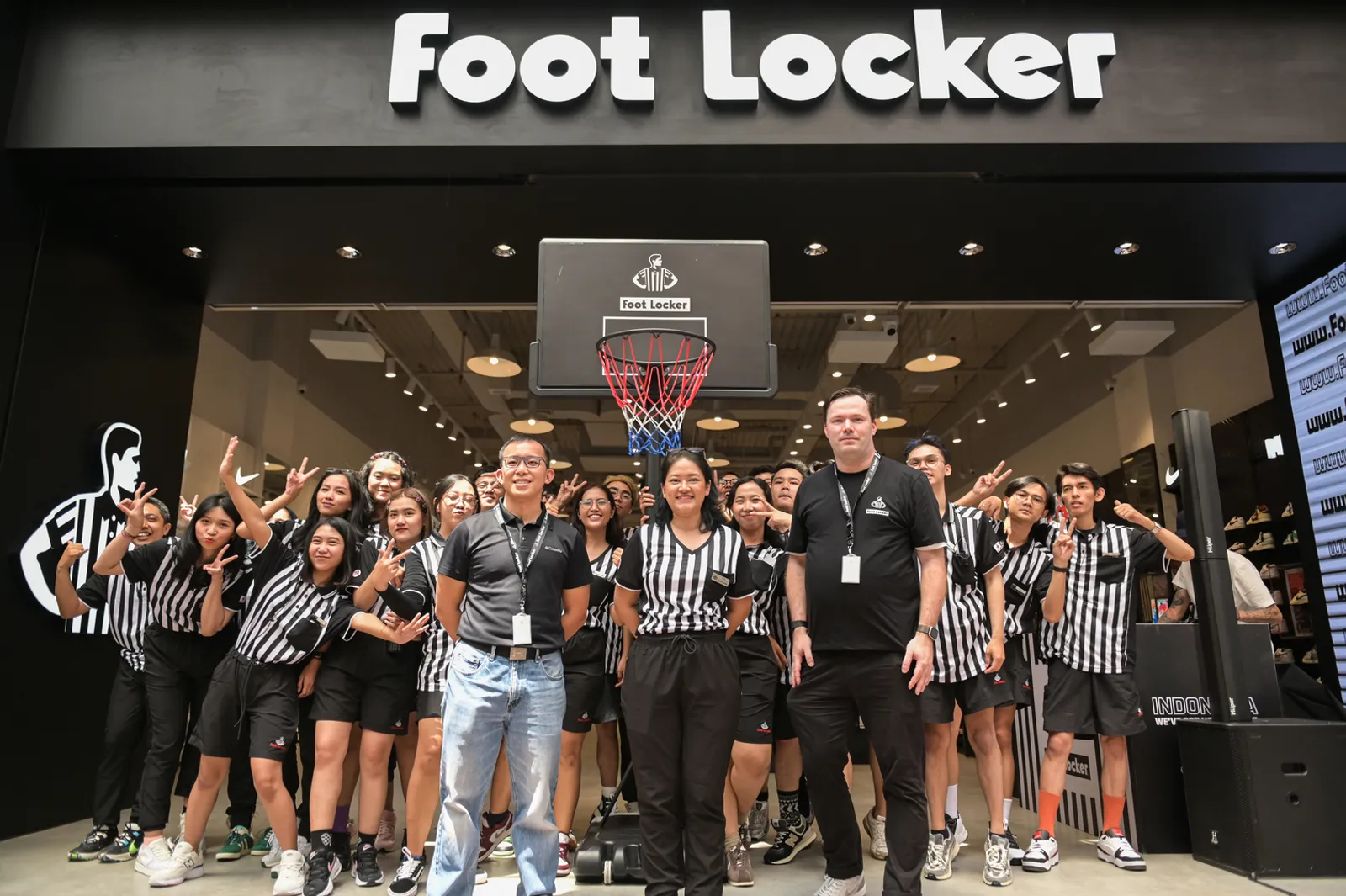 Foot Locker Membuka Gerai Terbaru di Paris Van Java, Bandung