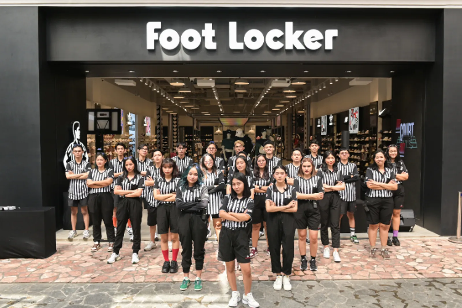 Foot Locker Membuka Gerai Terbaru di Paris Van Java, Bandung