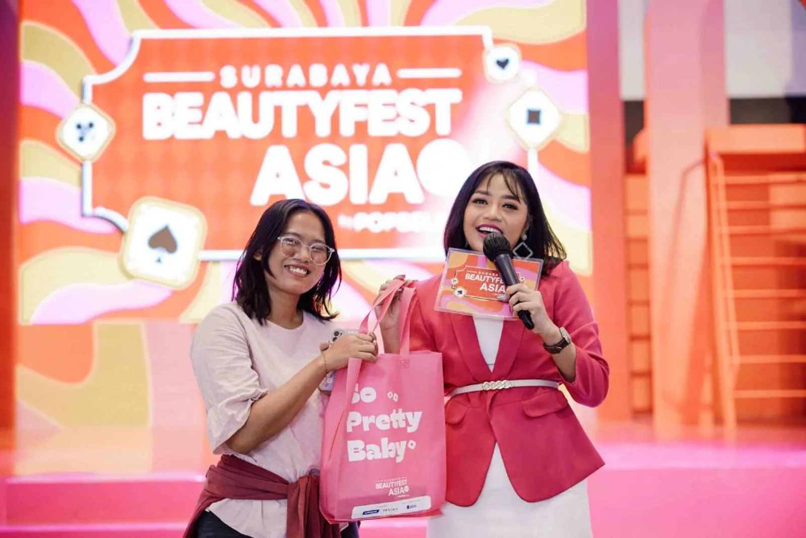 Main Bedah Pouch & Tebak Logo di BeautyFest Asia Surabaya 2023 Day 2