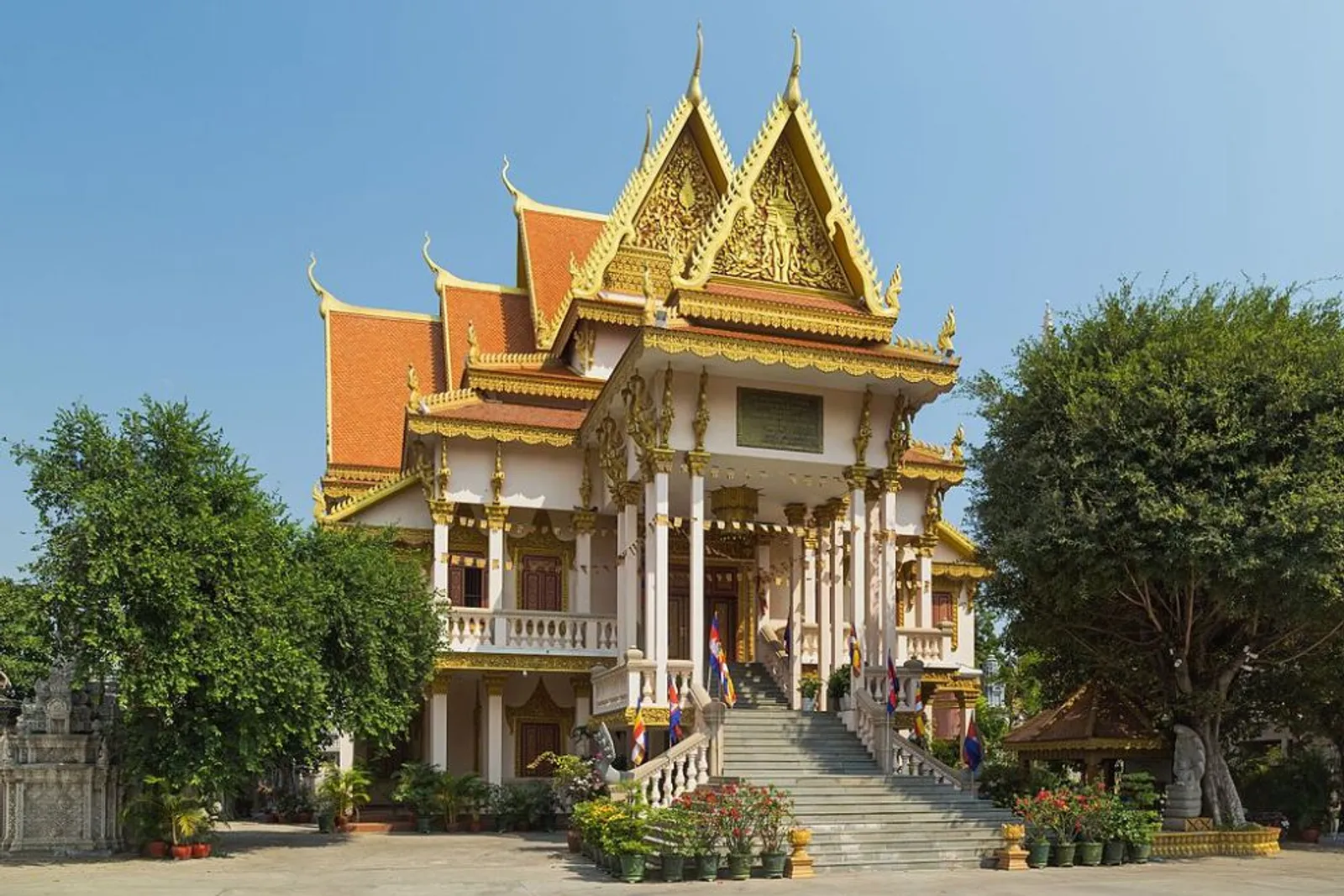 10 Objek Wisata di Phnom Penh Terbaik yang Harus Dikunjungi