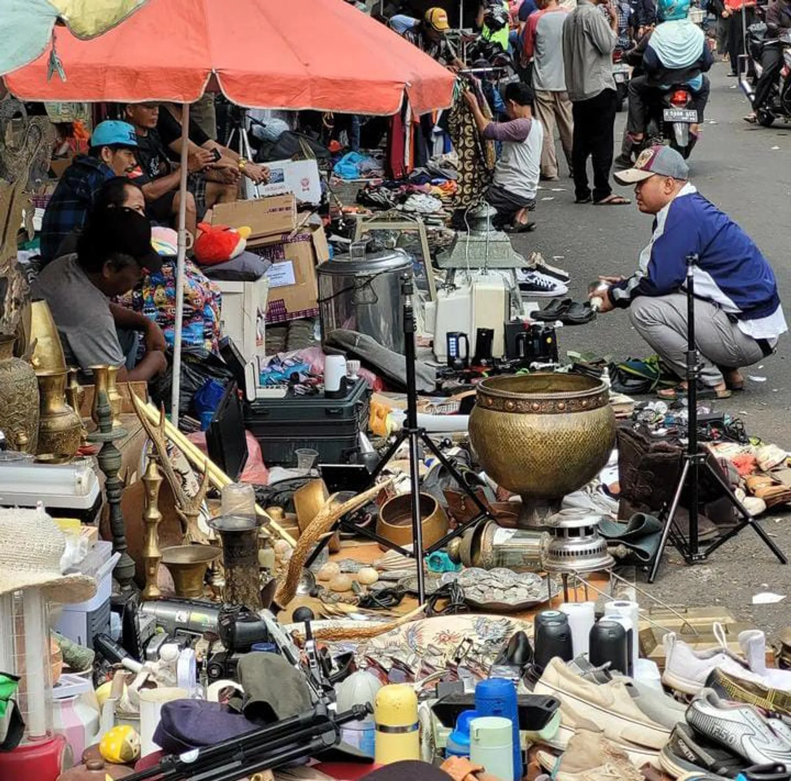 8 Wisata Pasar Lawas di Jakarta, Surganya Barang Antik!
