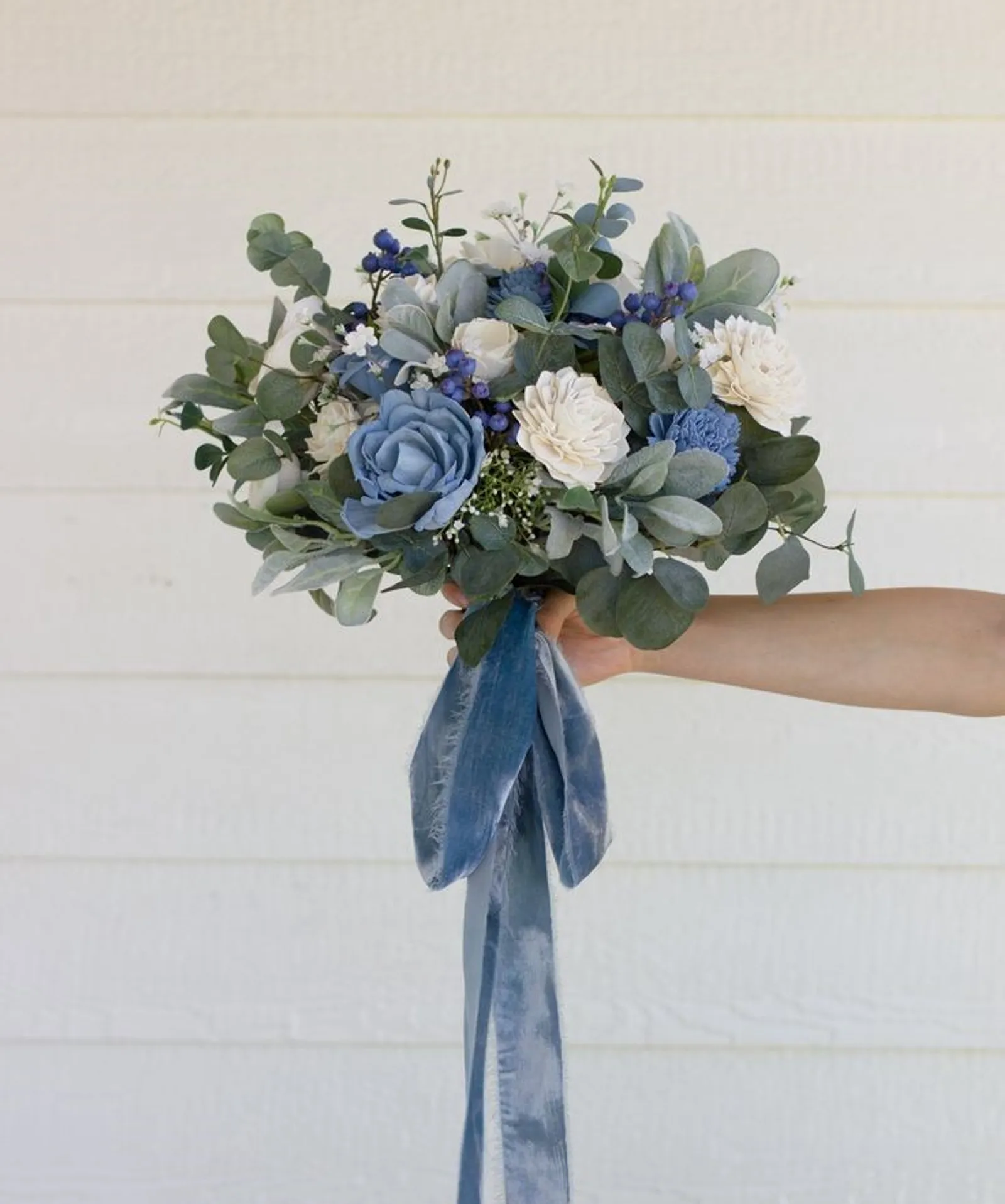 9 Ide Hand Bouquet Wedding yang Estetik dan Elegan
