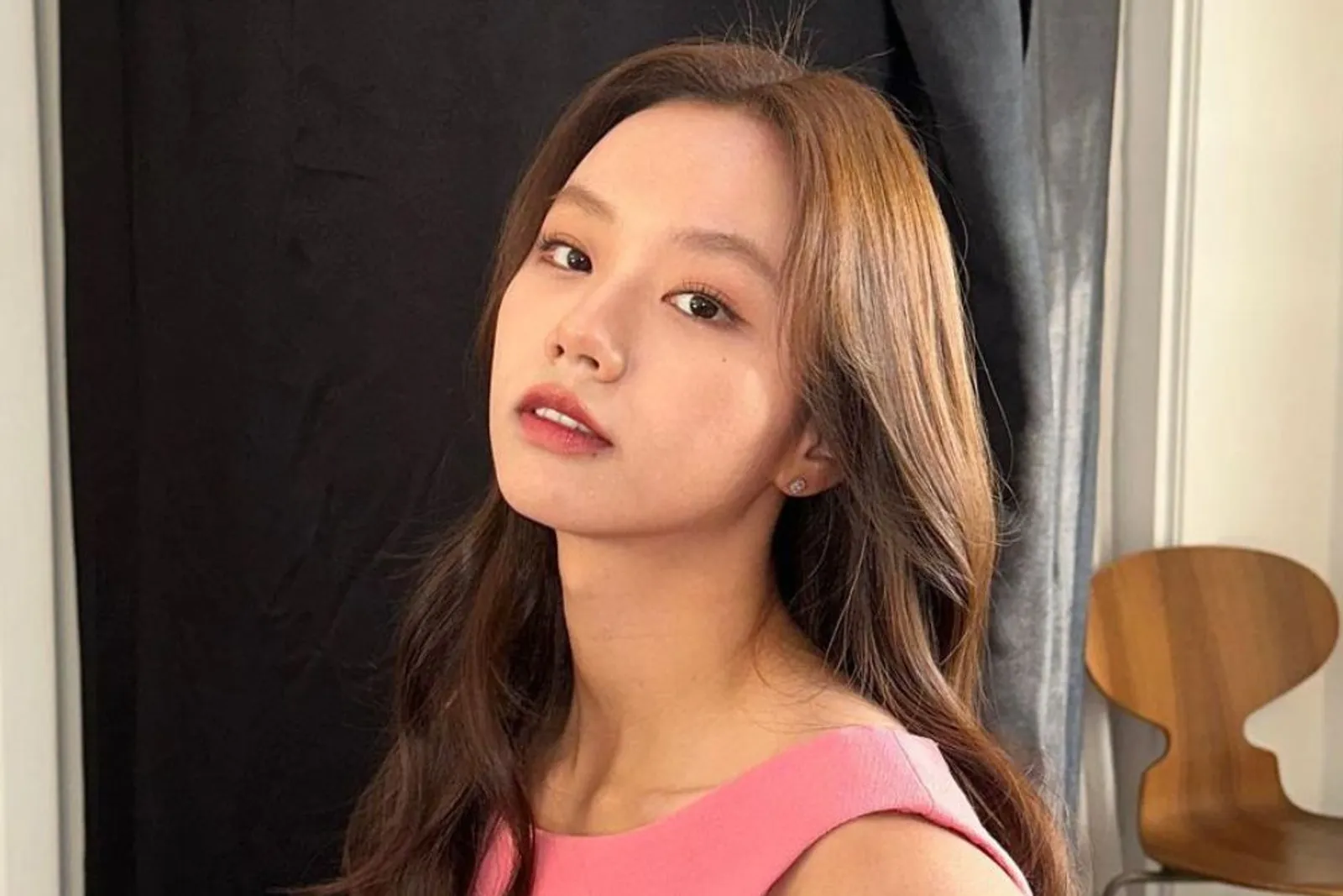 Nggak Melulu Pendek, Intip Ragam Gaya Rambut Lee Hyeri