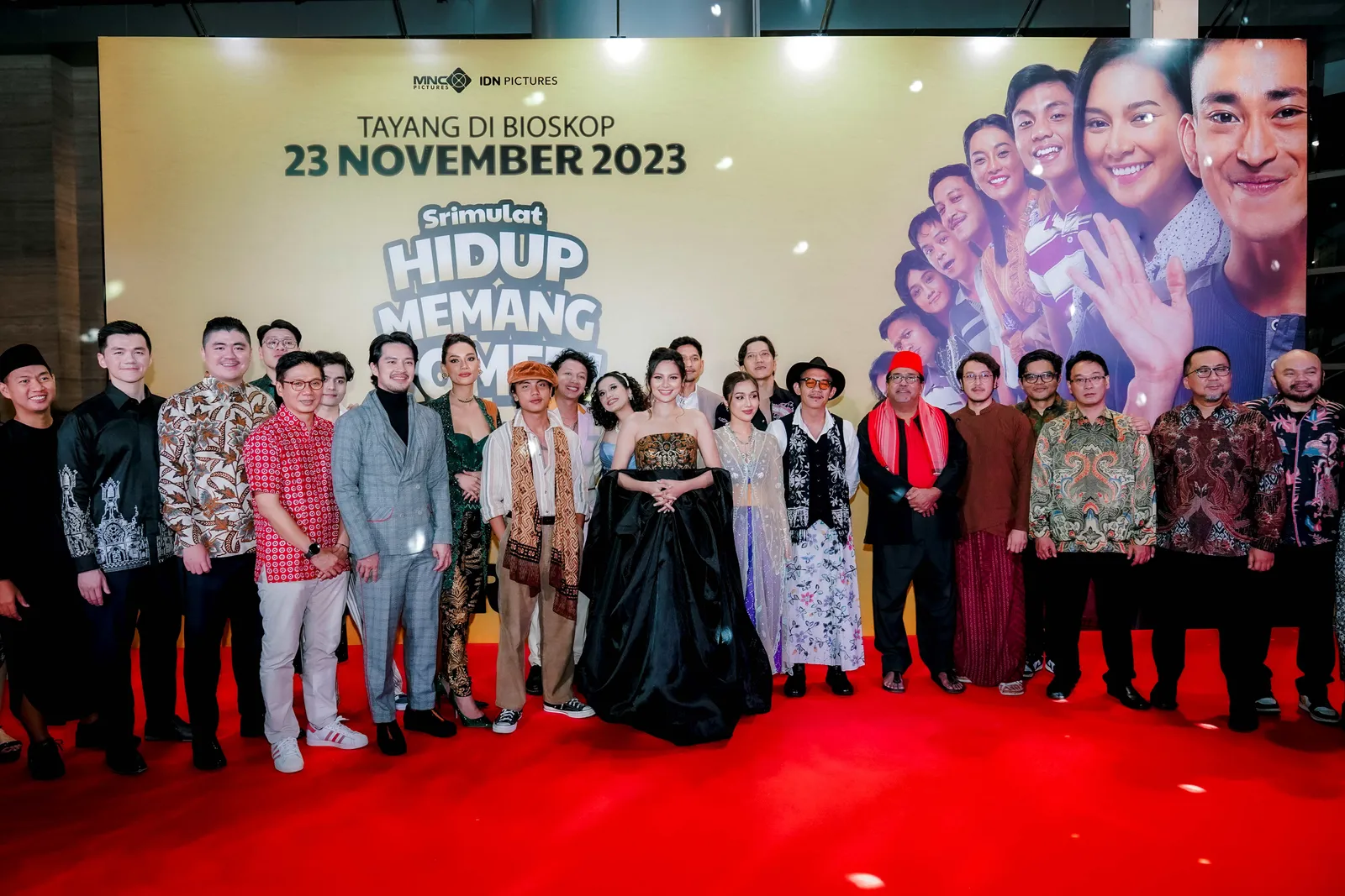 Gaya Para Pemain di Premiere Film 'Srimulat: Hidup Memang Komedi'