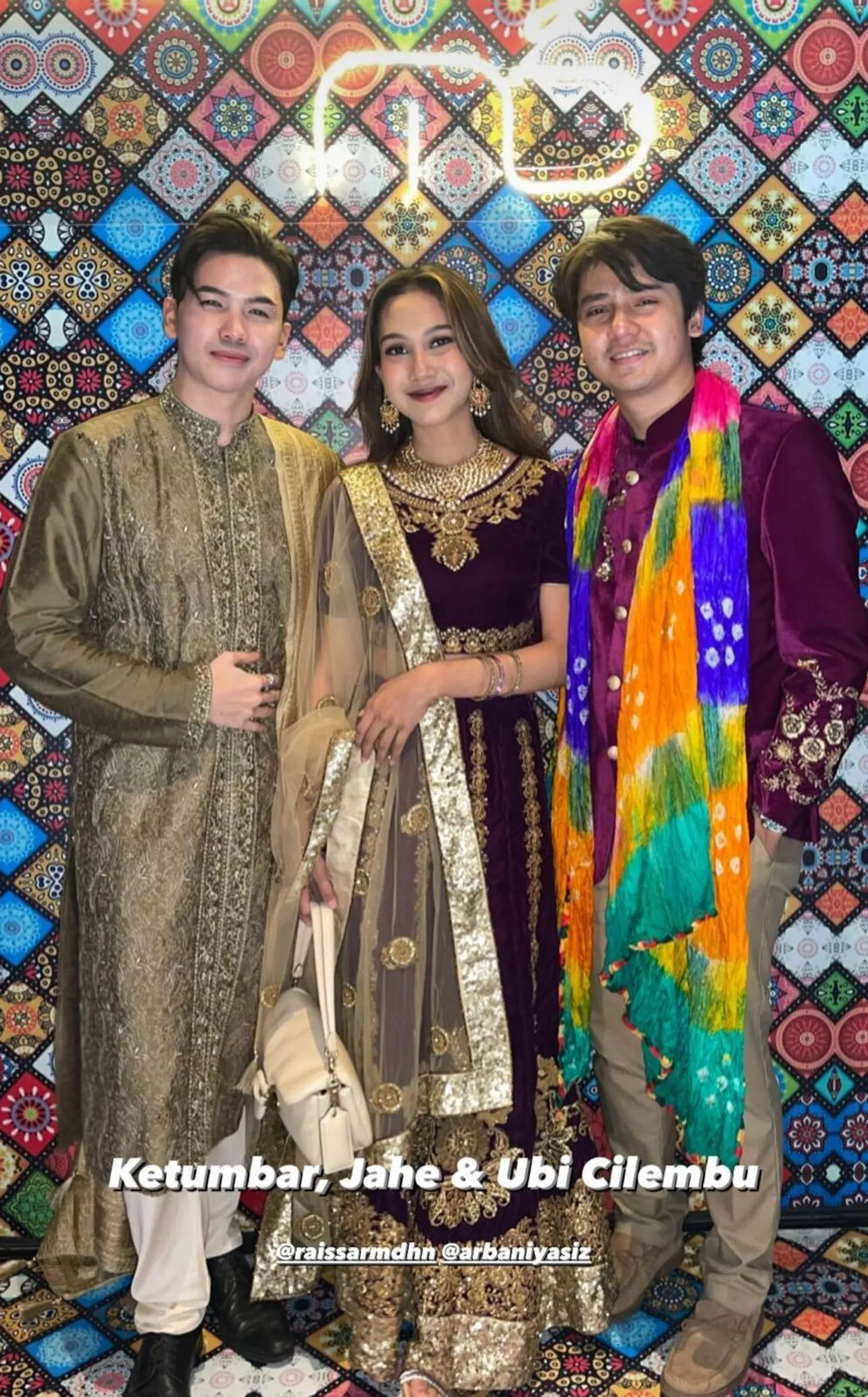 9 Momen Pasangan Artis Indonesia Rayakan Diwali, Bak Bintang Bollywood