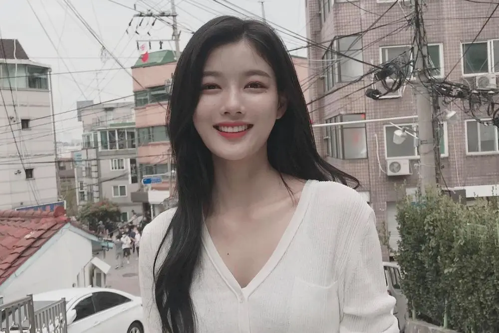 Transformasi Kim Yoo Jung, dari Aktris Cilik Hingga Dewasa Memikat