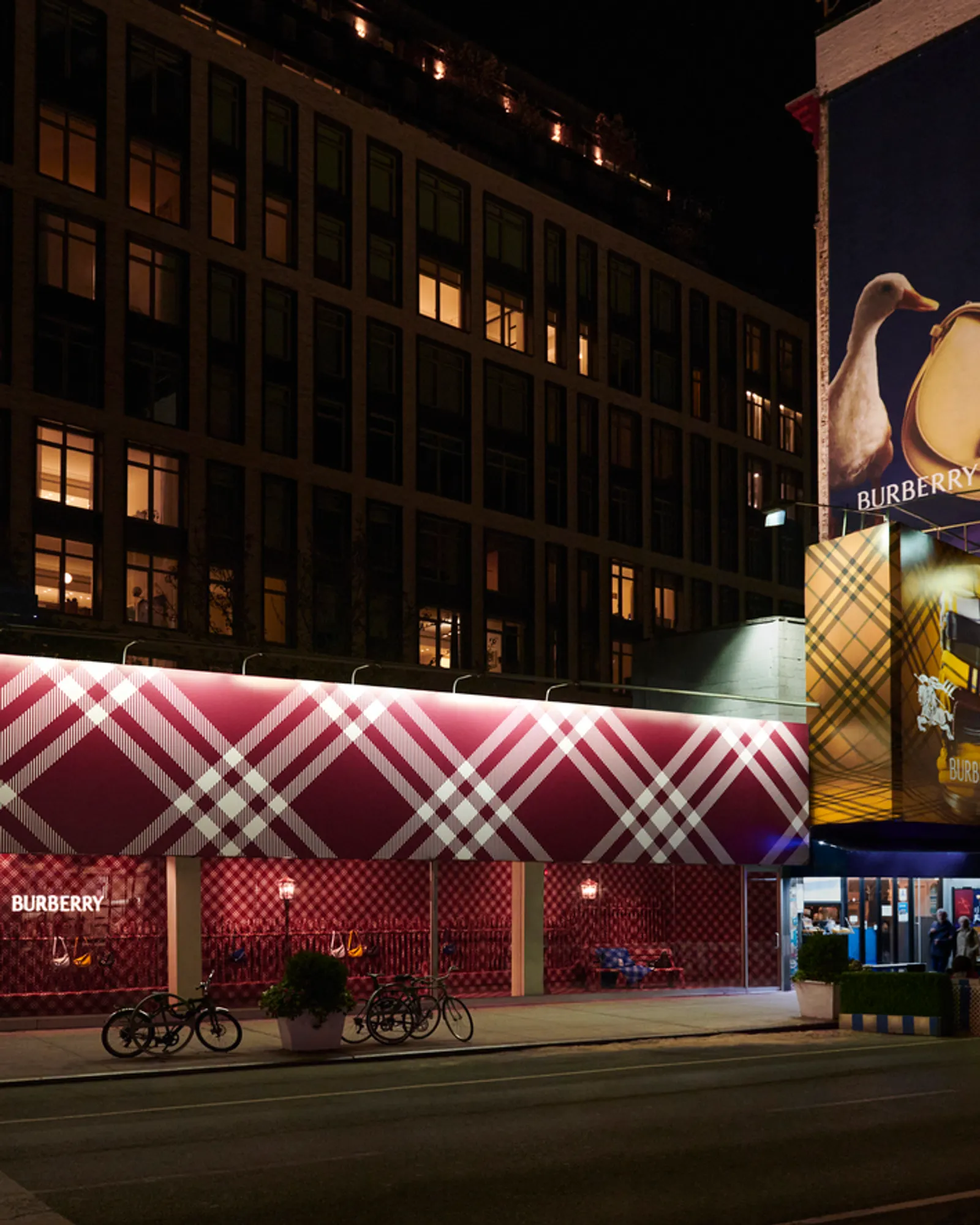 Burberry Hadirkan Knight Bar, Project Burberry Streets di New York