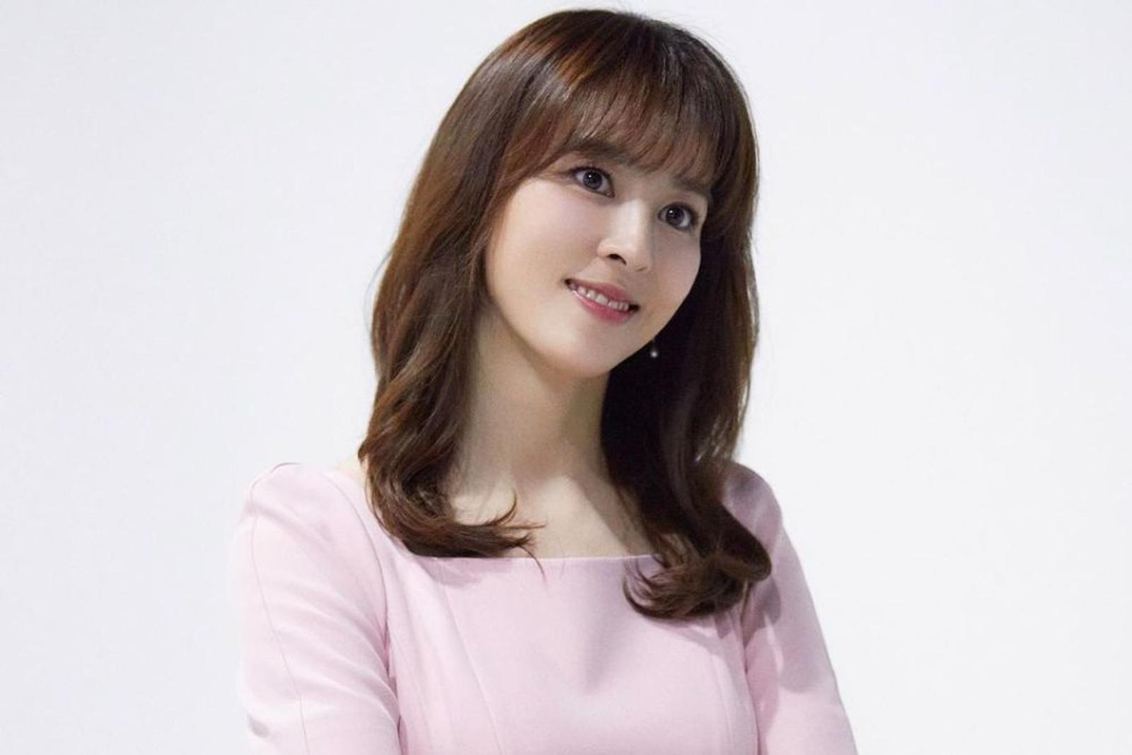 Pesona Han Hye Jin, Buktikan Awet Muda di Usia 42 Tahun 