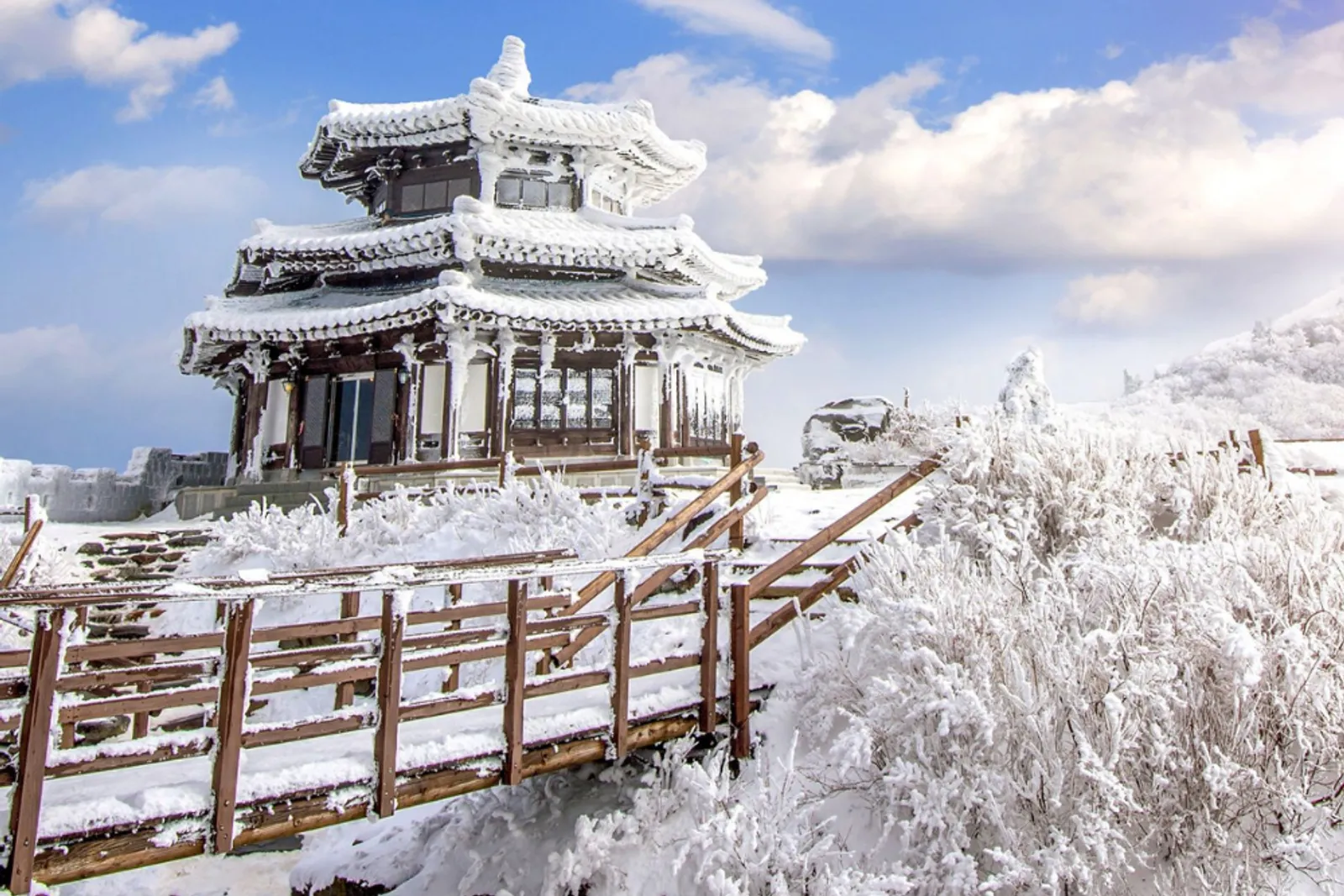 10 Destinasi Musim Dingin Terbaik di Asia yang Siap Kamu Jelajahi