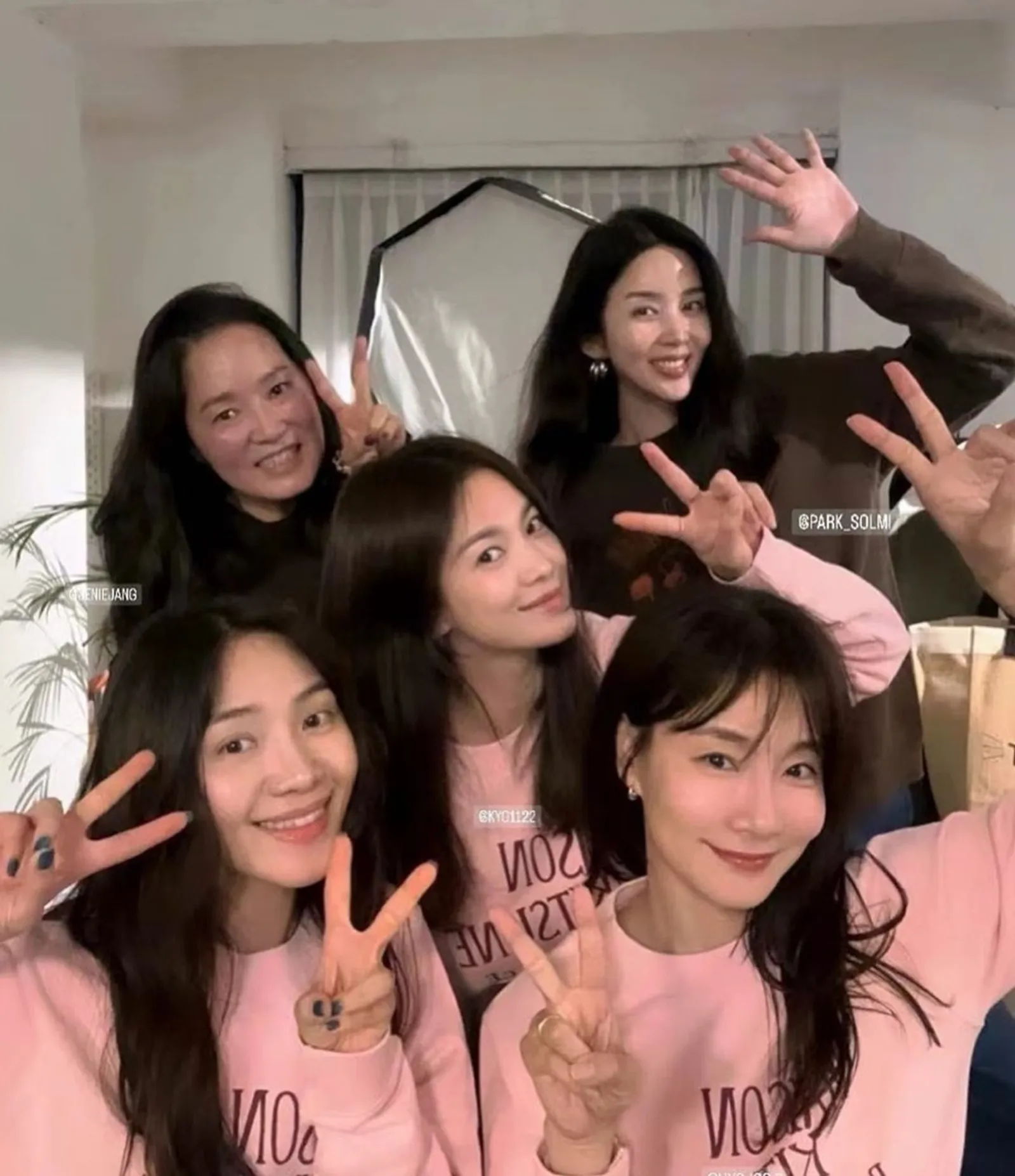 8 Potret Akrab Song Hye Kyo & Sahabat Perempuannya, Papan Atas Semua!