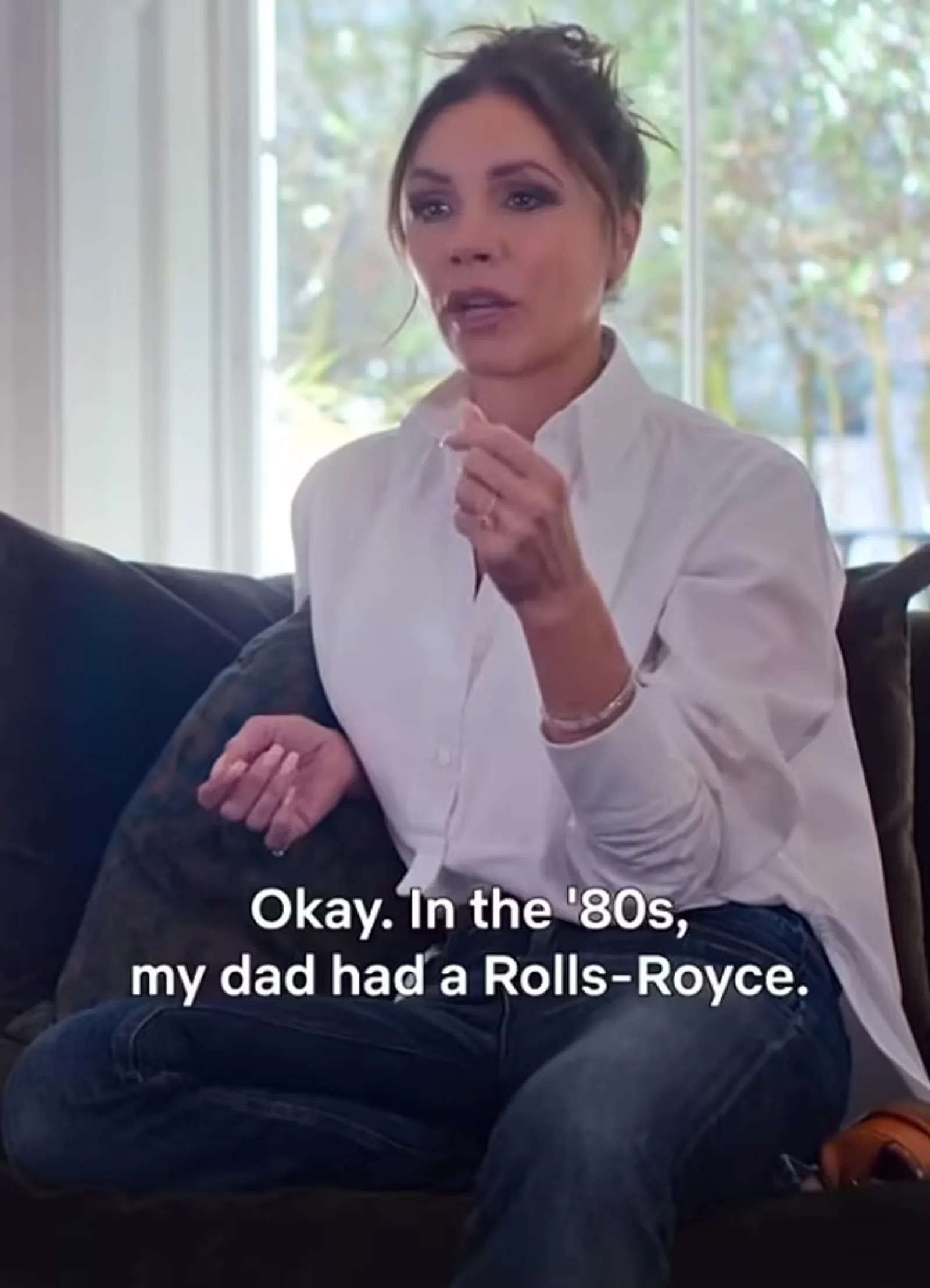 Victoria Beckham Rilis T-Shirt Viral ‘My Dad Had A Rolls-Royce’