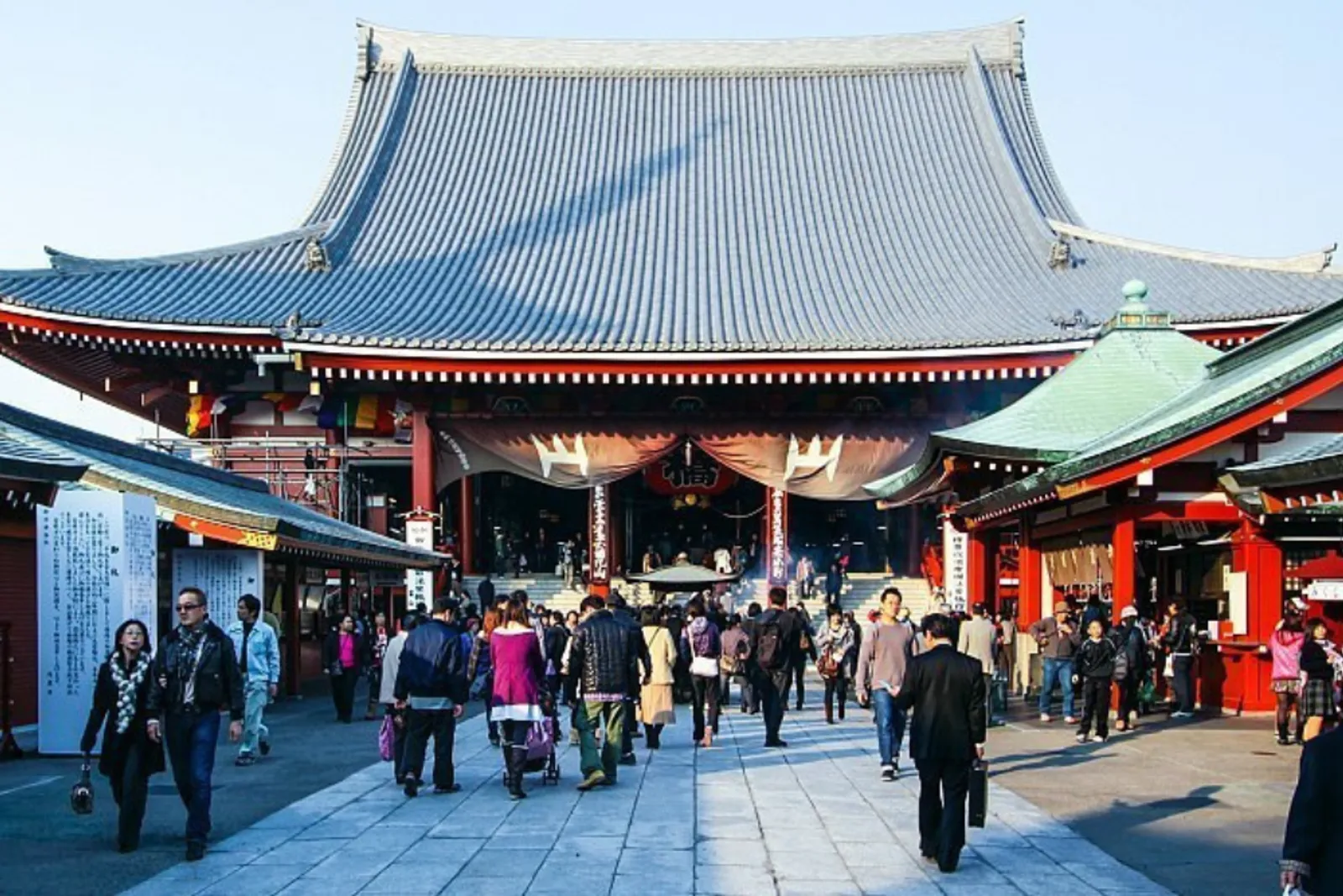 Kuil Sensoji Asakusa: Menelusuri Sejarah dan Keunikan Kuil di Jepang