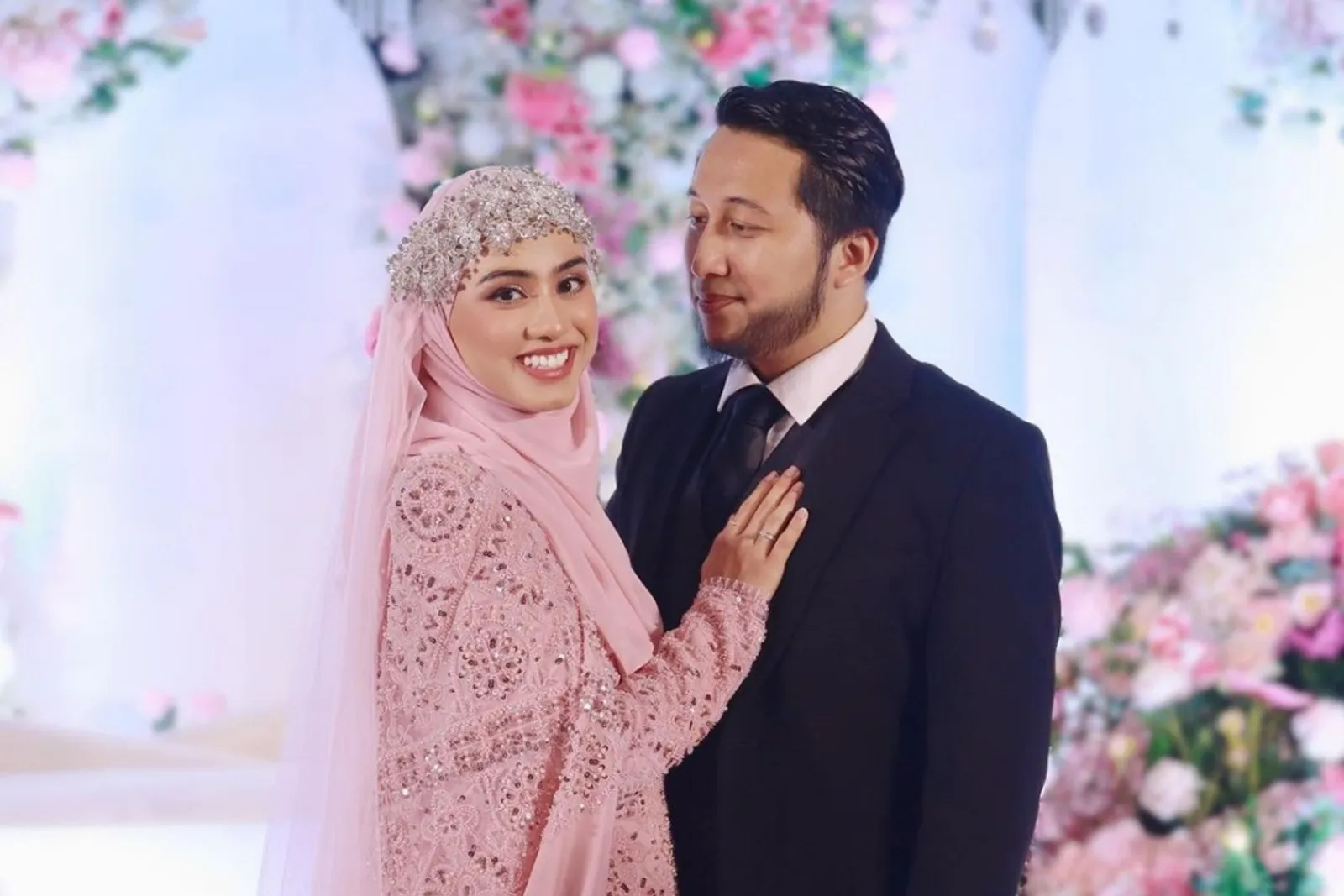 Bikin Nyesek! Ini Kronologi Seleb Malaysia Dipoligami Suami Saat Hamil