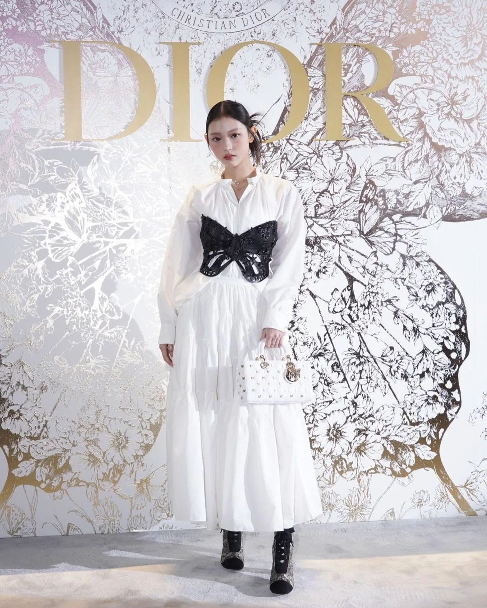 Gaya Cha Eun Woo dan Hyerin ‘NewJeans’ Kunjungi Dior Hong Kong