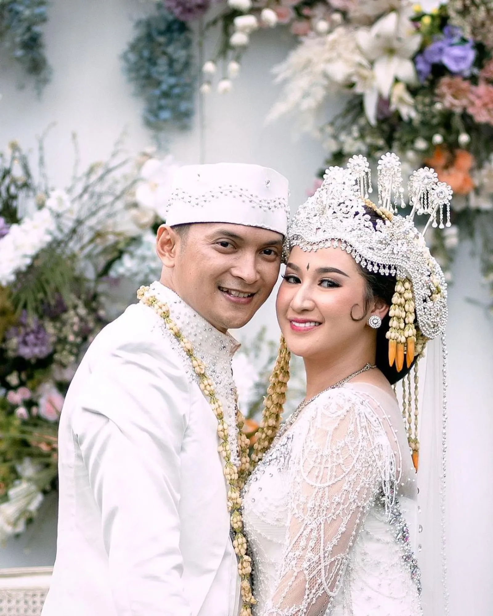 Bahagia, Ini 20 Artis Indonesia yang Baru Menikah di 2023 (Part I)