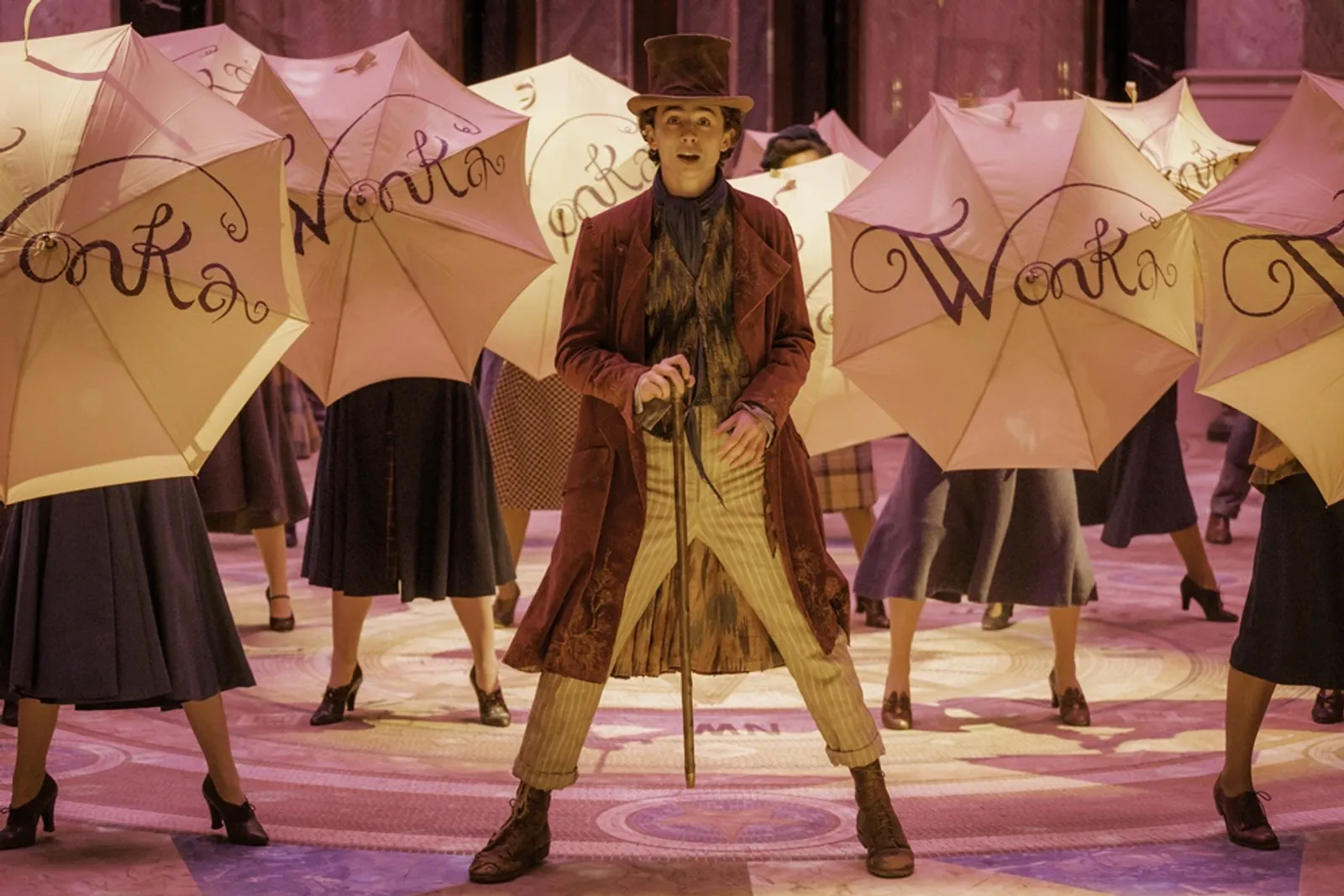 Review ‘Wonka’: Kisah Lain Willy Wonka yang Tak Kalah Magis