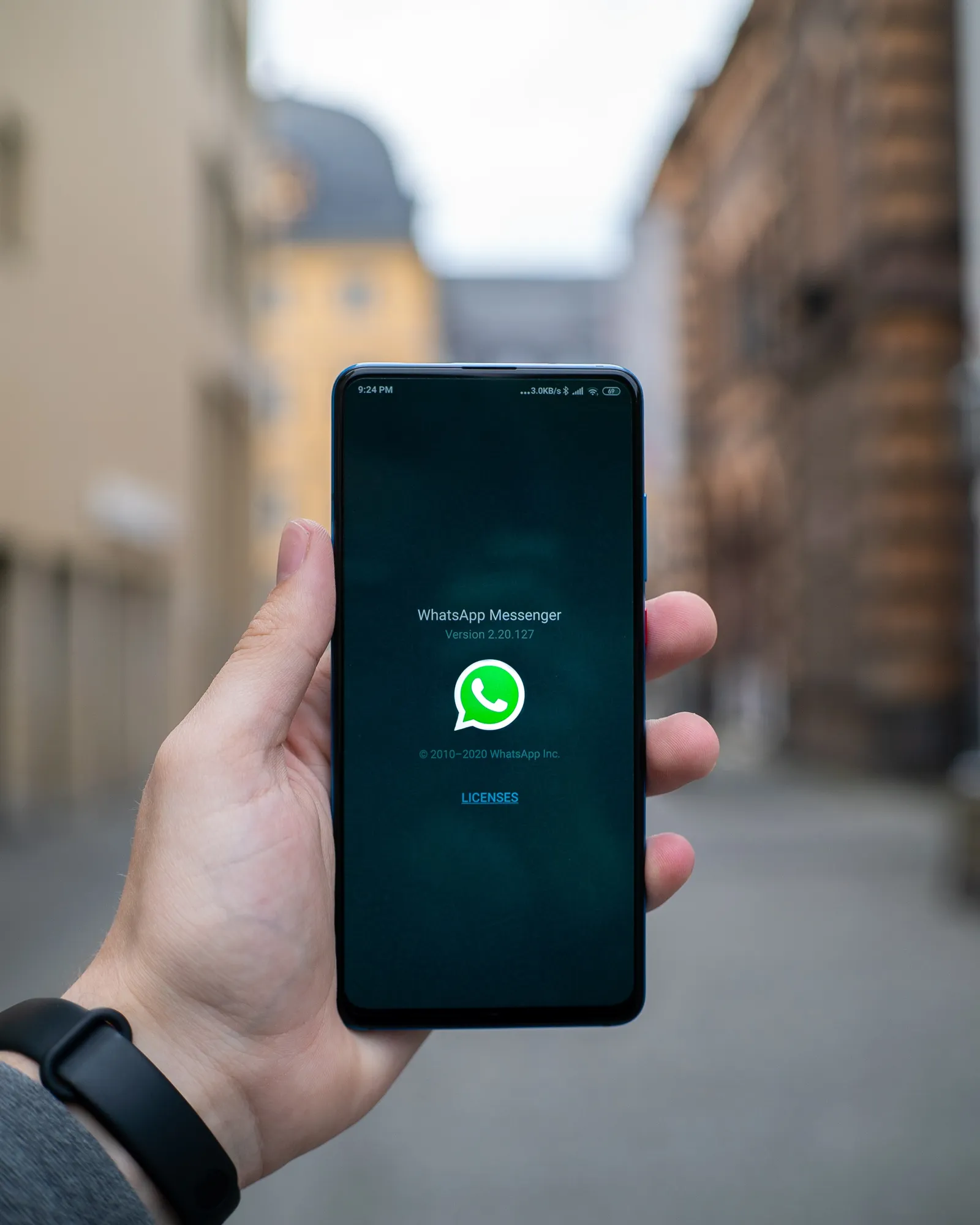 Inovasi Terbaru, WhatsApp Luncurkan Fitur Pesan Suara Sekali Lihat