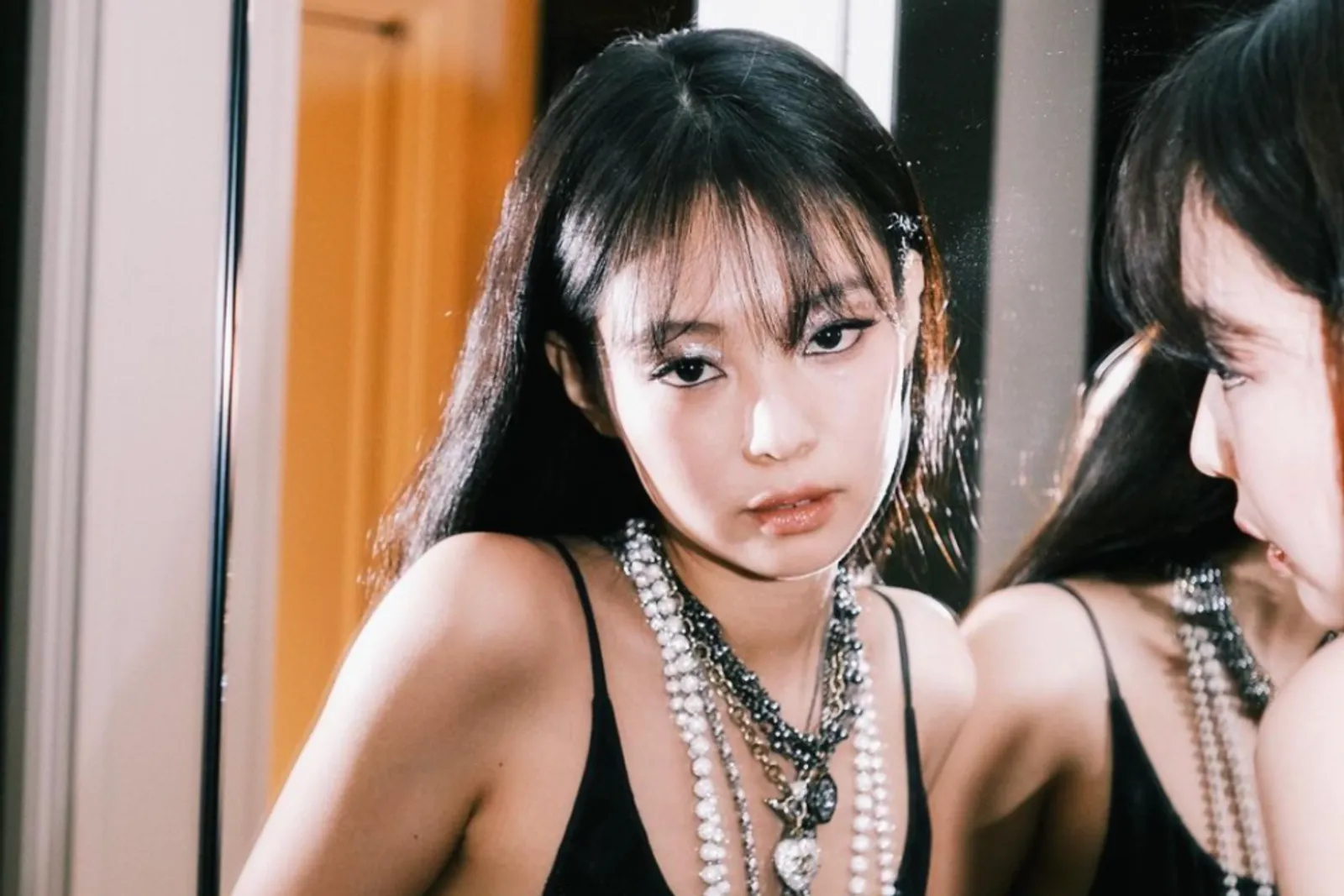 Selalu Memesona, Intip Berbagai Makeup Look ala Jennie 'BLACKPINK'