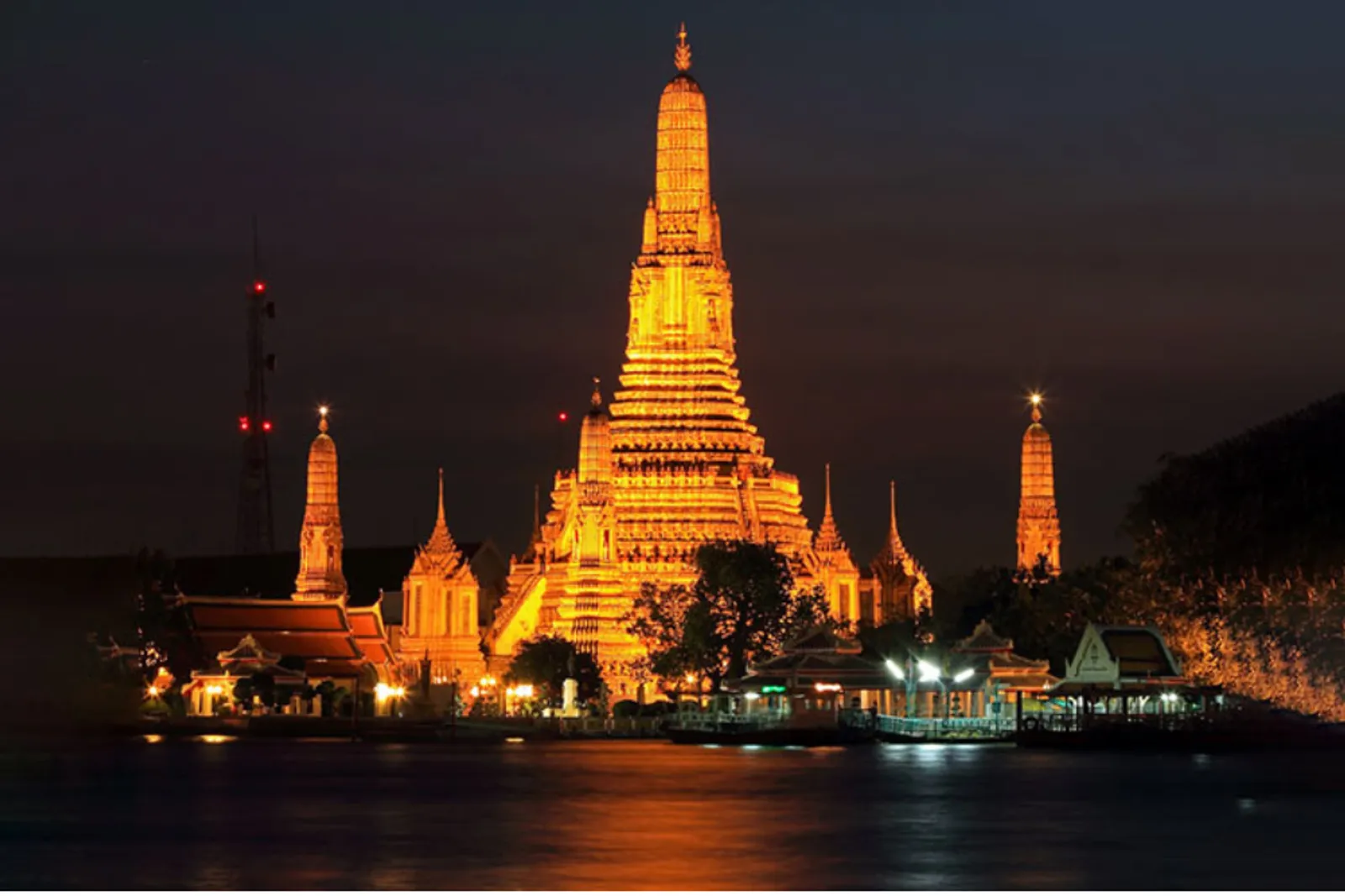 Pesona Wat Arun, Bangkok: Kuil Ikonik di Pinggir Sungai Chao Phraya