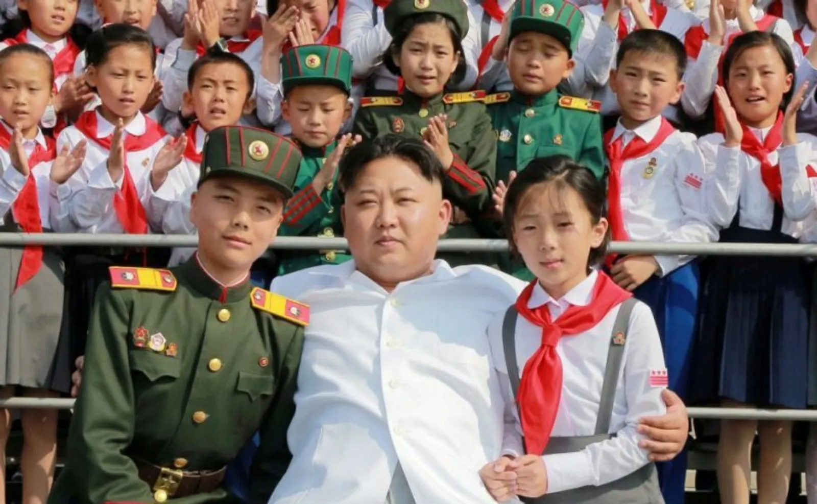 Langka! Kim Jong Un Menangis Hadapi Depopulasi Penduduk Korea Utara