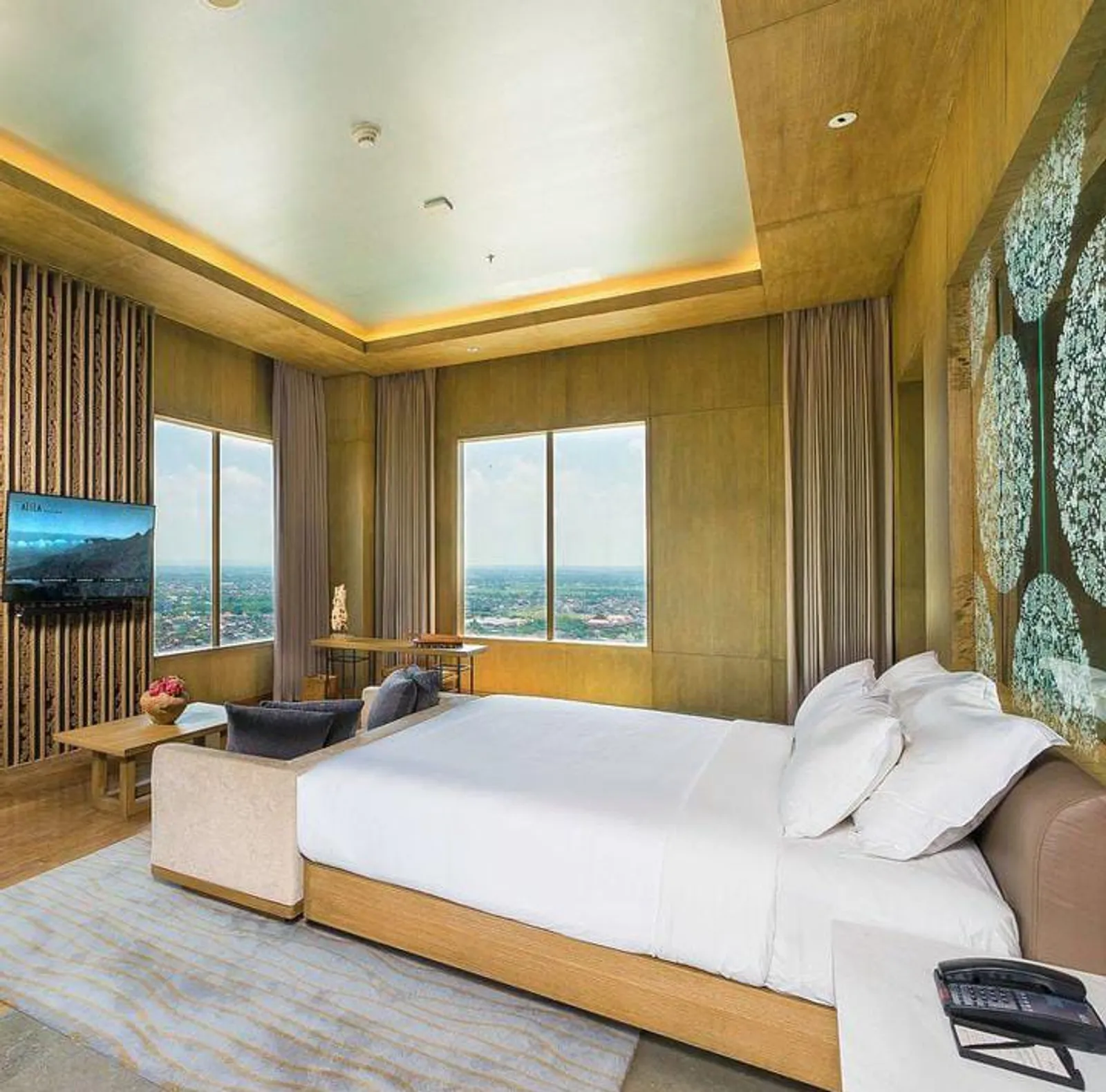 5 Rekomendasi Hotel Bintang Lima di Solo, Harga Terjangkau!
