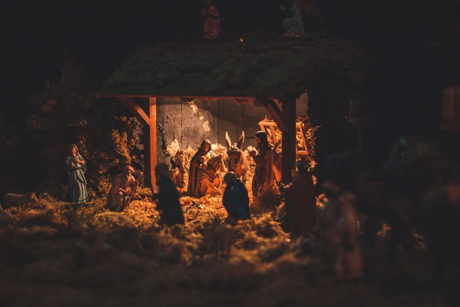 5 Renungan Natal Singkat untuk Bersaat Teduh Merayakan Kelahiran Tuhan