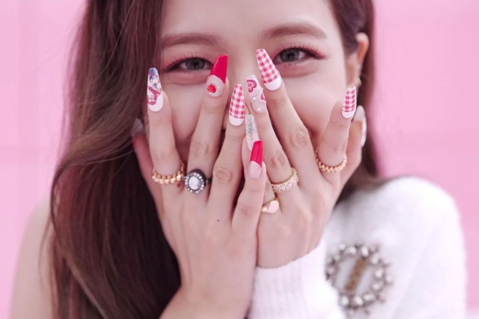 9 Inspirasi Gaya Nail Art Korean Style, Tampil Layaknya Idol Kpop