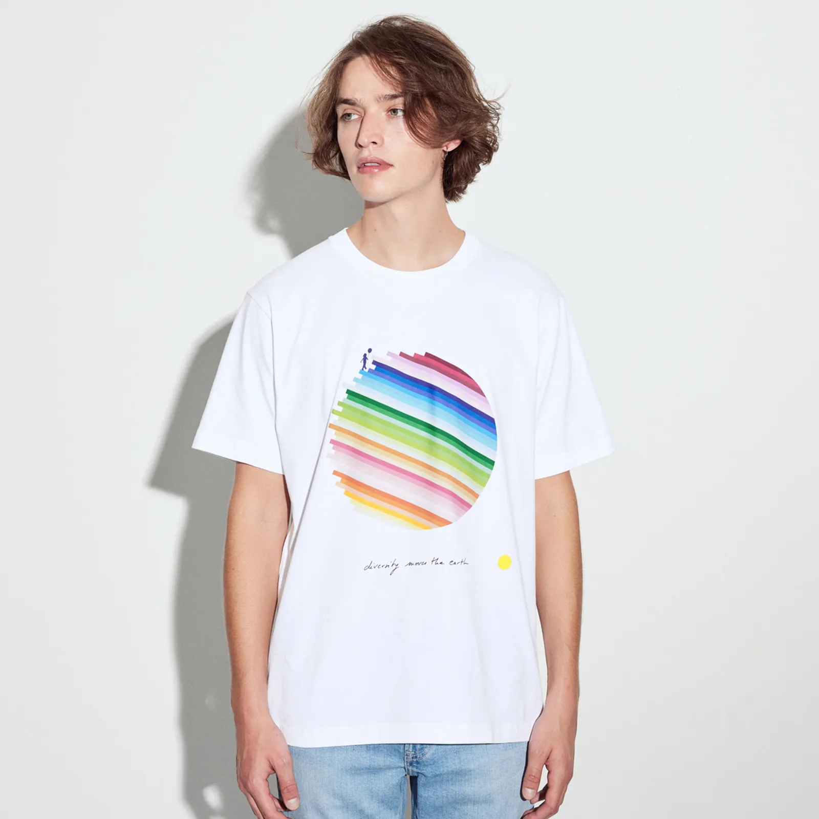 UNIQLO Rilis T-Shirt Bertema Liburan 
untuk Proyek Amal PEACE FOR ALL