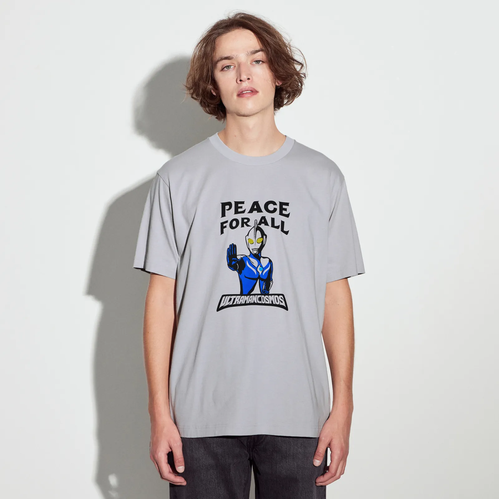 UNIQLO Rilis T-Shirt Bertema Liburan 
untuk Proyek Amal PEACE FOR ALL