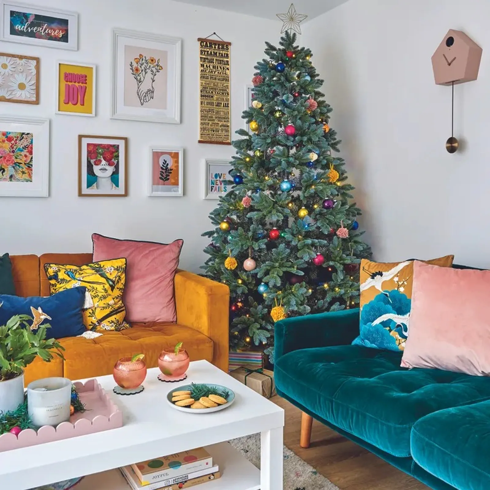 11 Inspirasi Dekorasi Natal untuk Ruang Tamu yang Memikat Hati