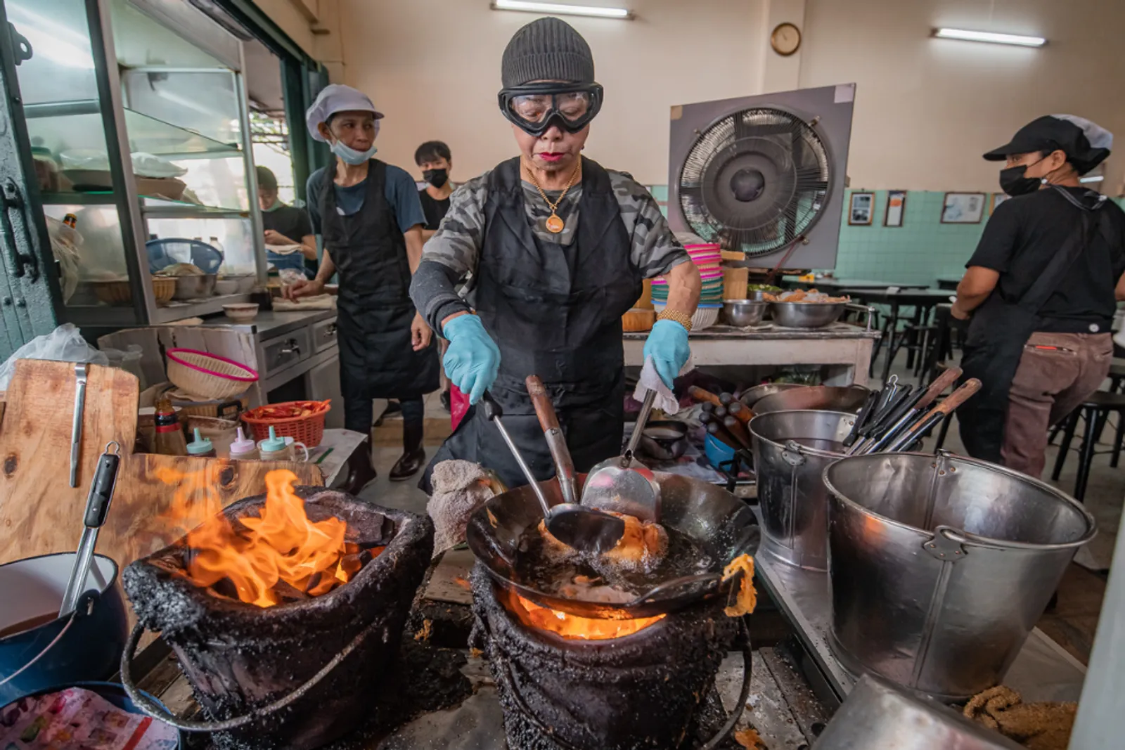 Menyambangi Restoran Jay Fai, Bangkok: Dikunjungi Lisa BLACKPINK