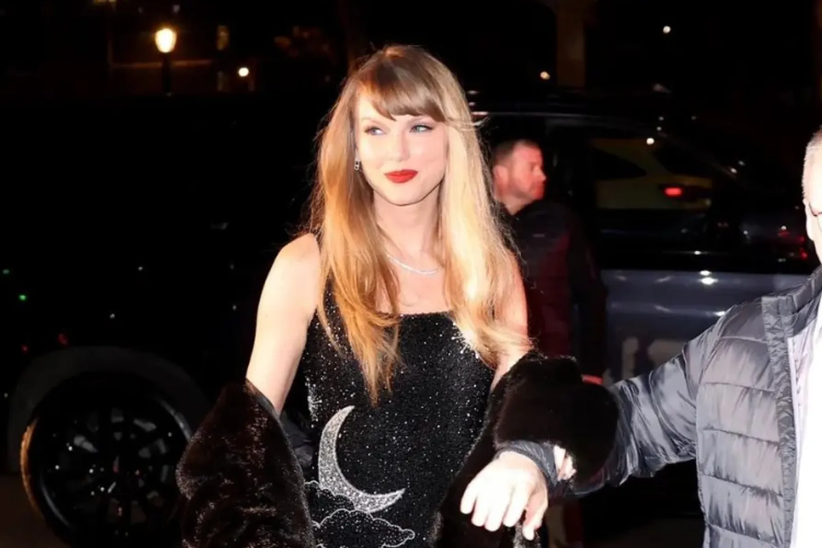 Gaya Taylor Swift Rayakan Birthday Dinner di New York