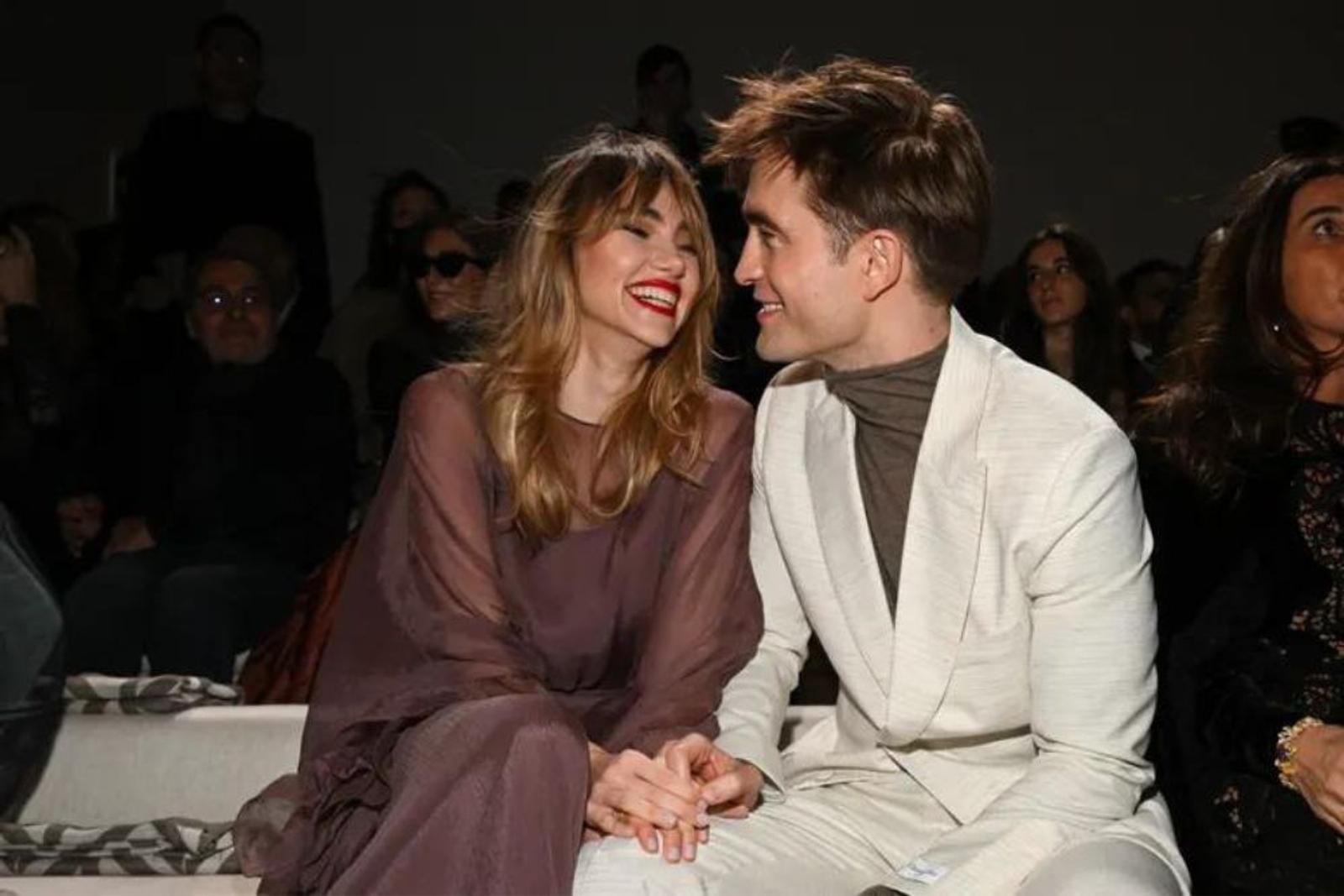 Robert Pattinson dan Suki Waterhouse Tunangan Usai Hamil, Ini Faktanya