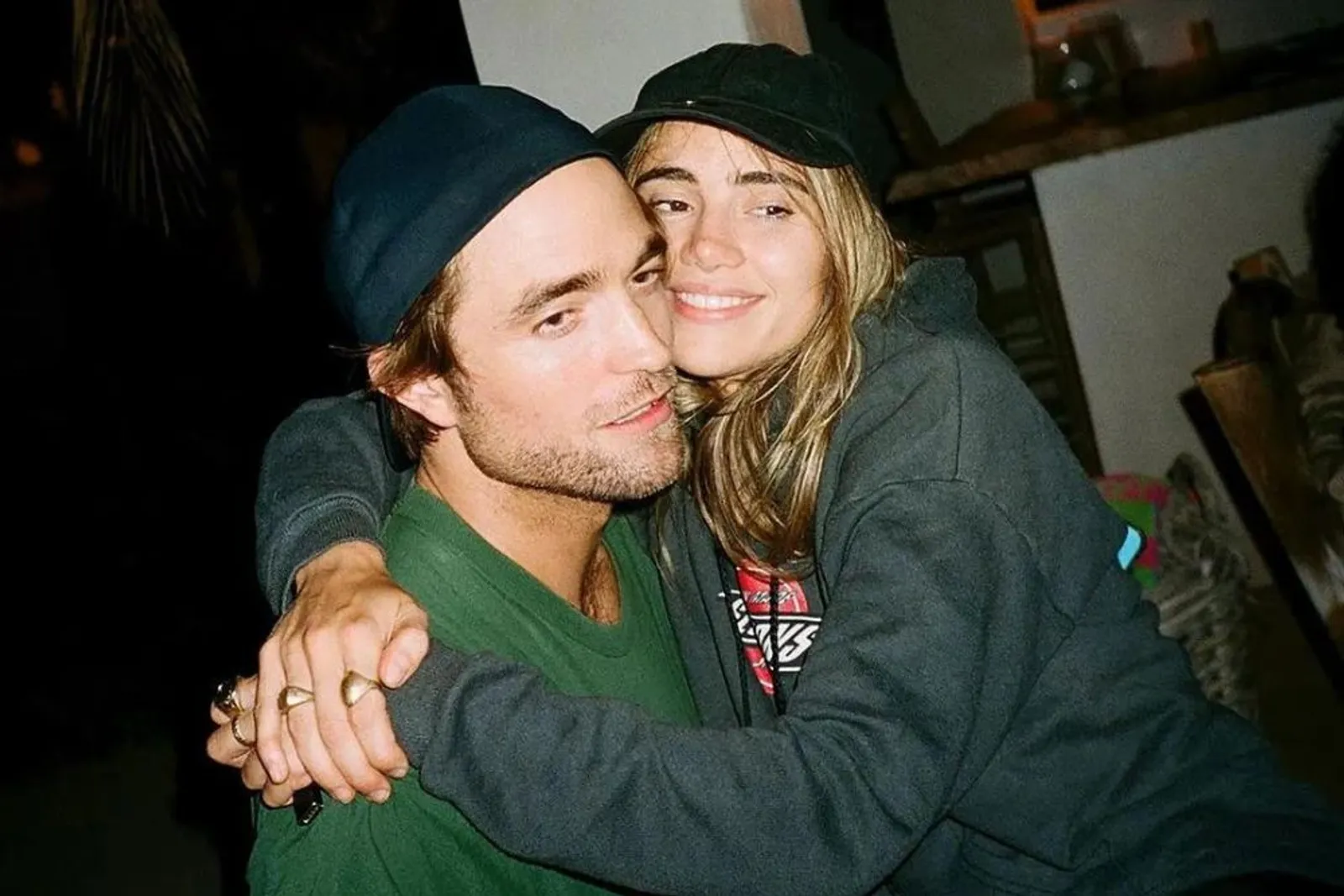 Robert Pattinson dan Suki Waterhouse Tunangan Usai Hamil, Ini Faktanya
