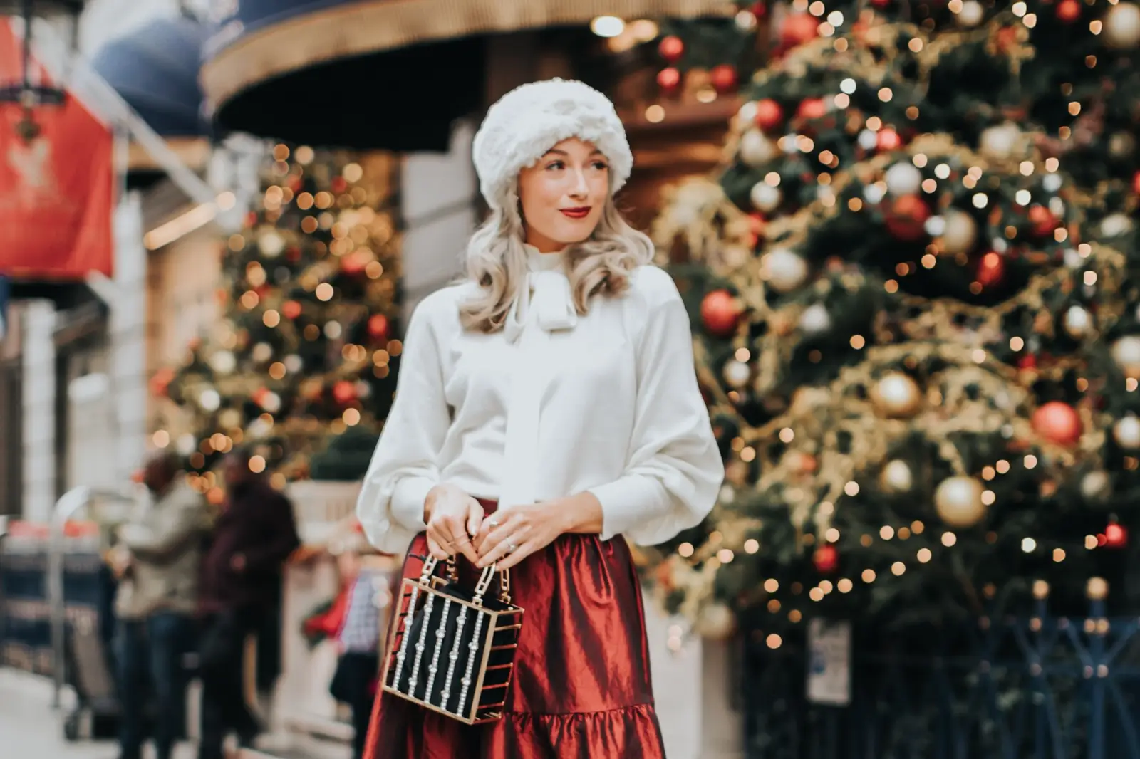 Inspirasi Padu-padan Outfit Natal sesuai Dress Code Acara